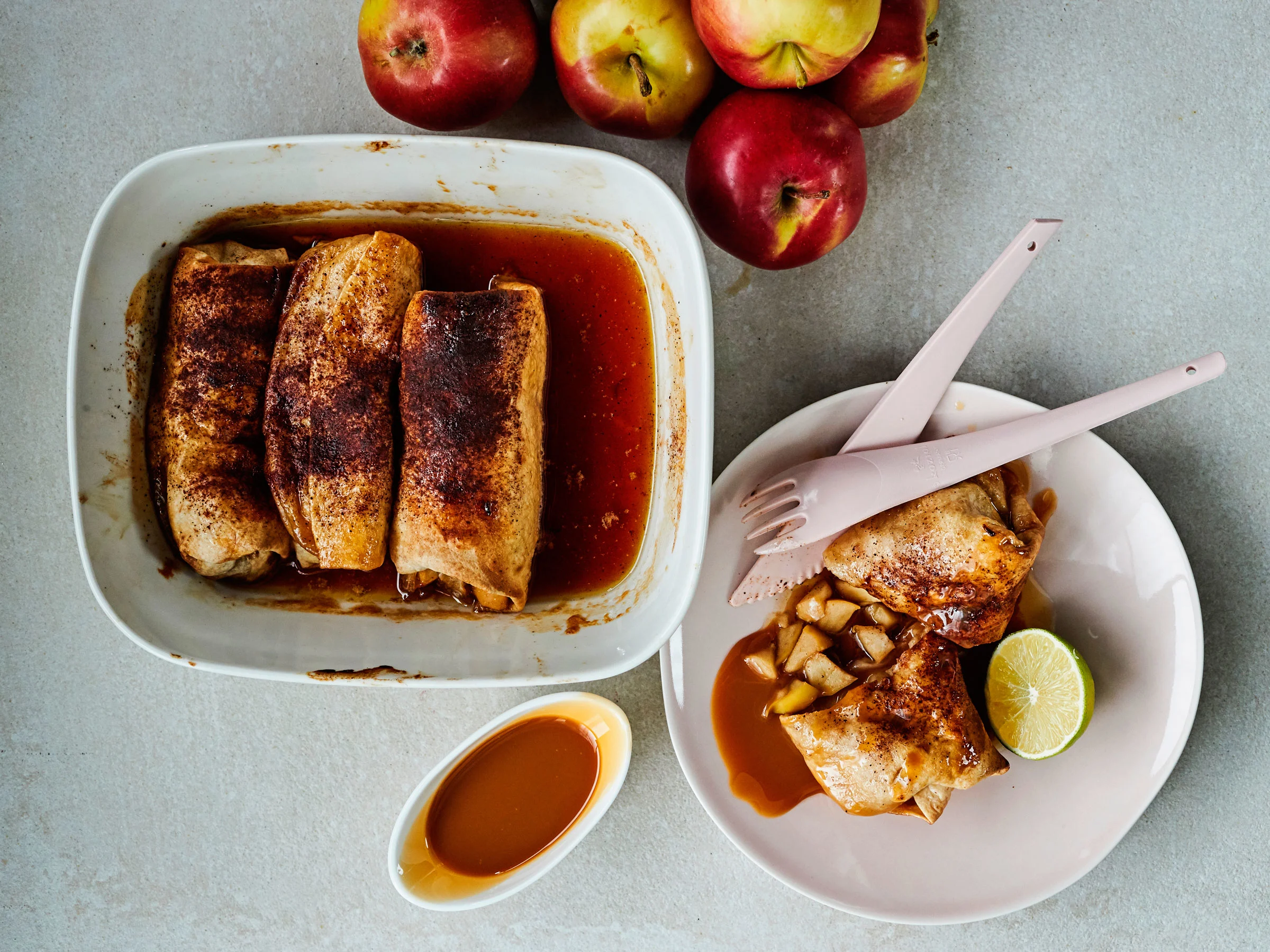 Omenalla täytetyt enchiladat
