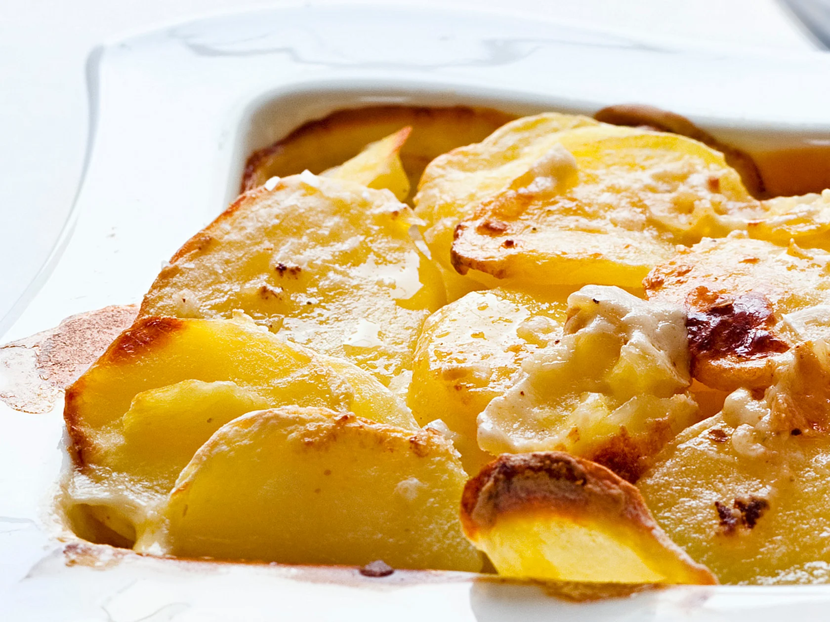 Homejuusto-valkosipuliperunat