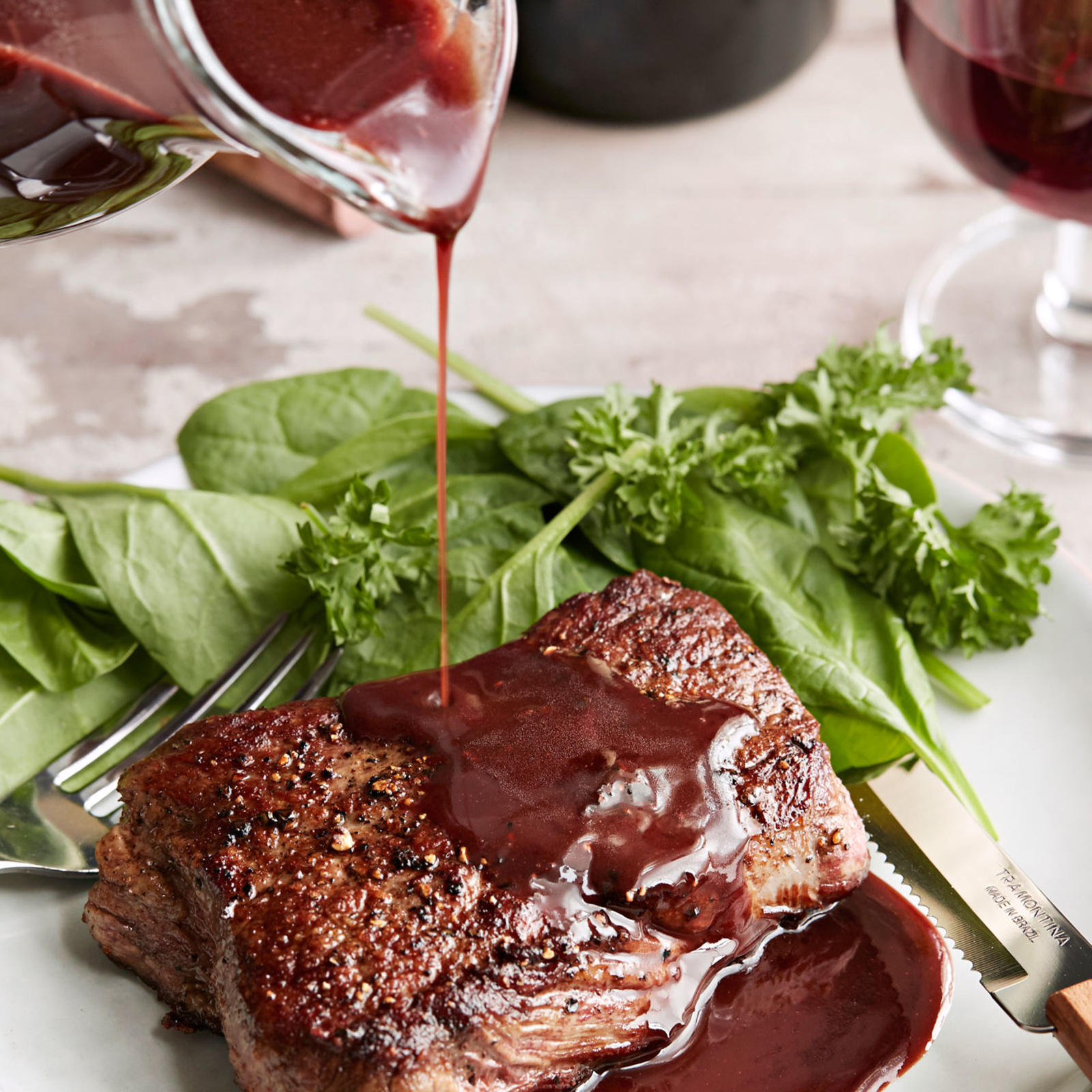 Juhlava punaviinikastike