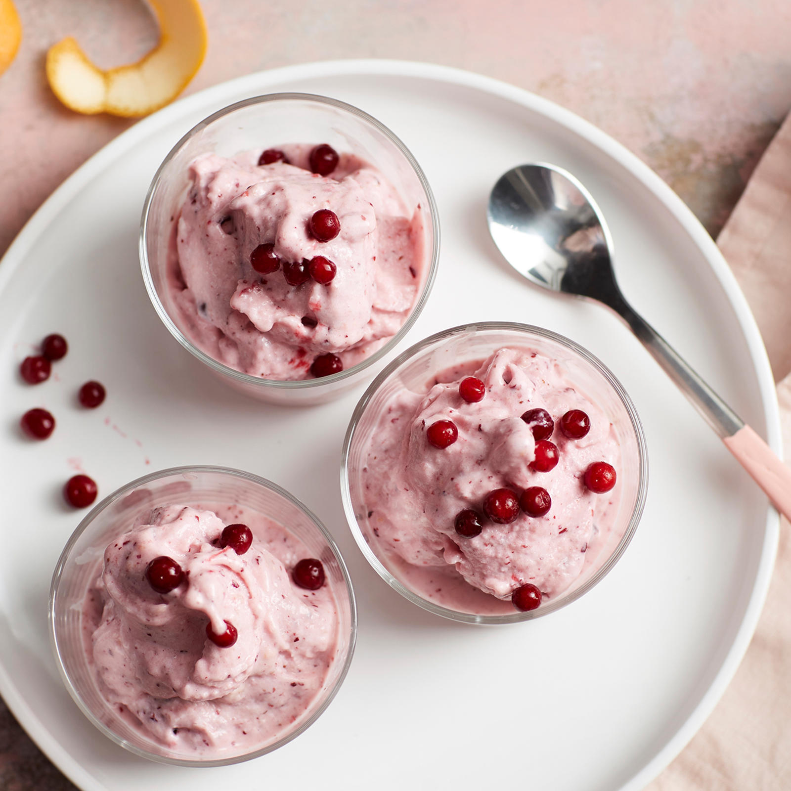 Appelsiini-puolukkapehmis