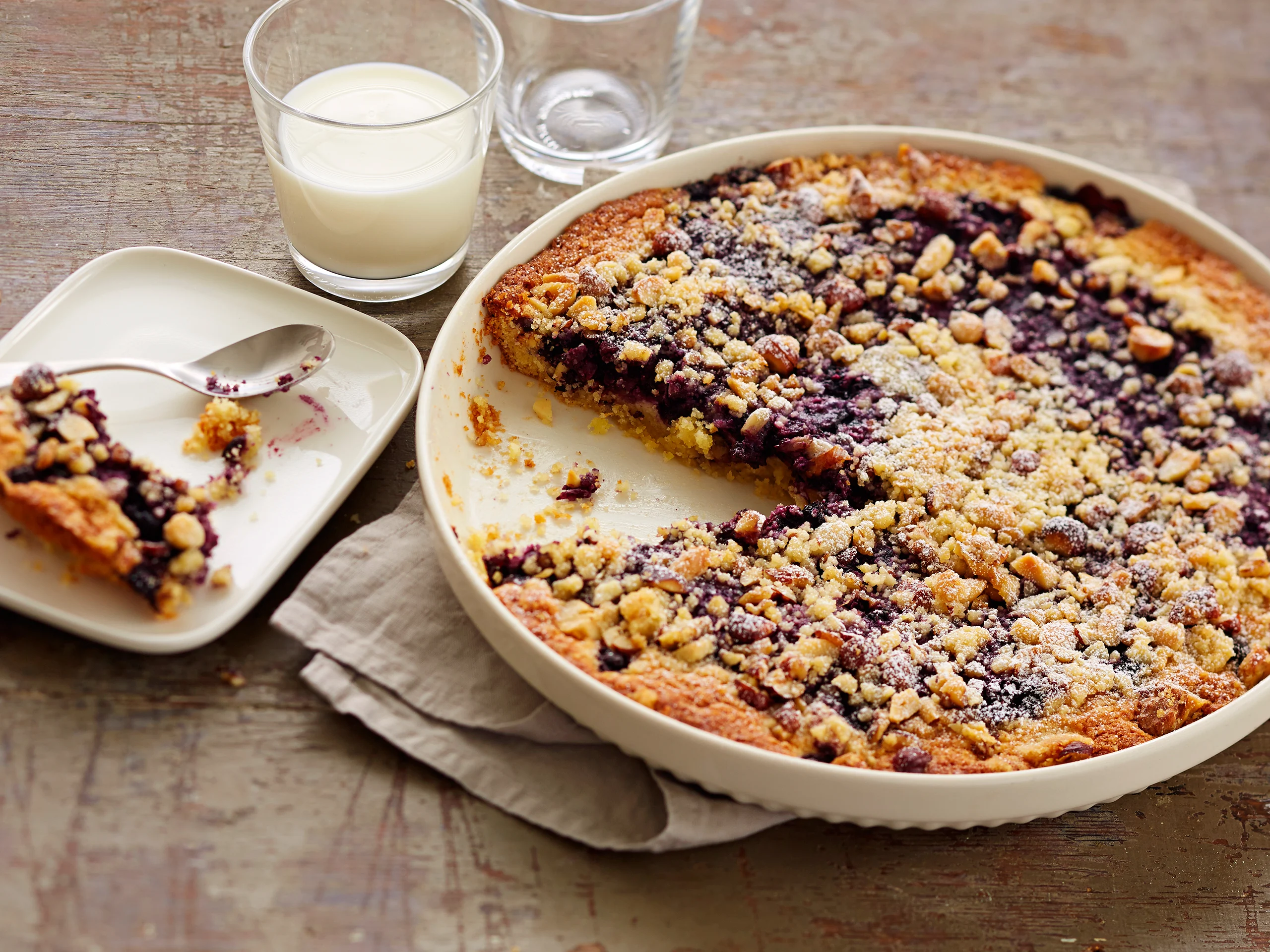 Mustikka-pähkinämurupiirakka