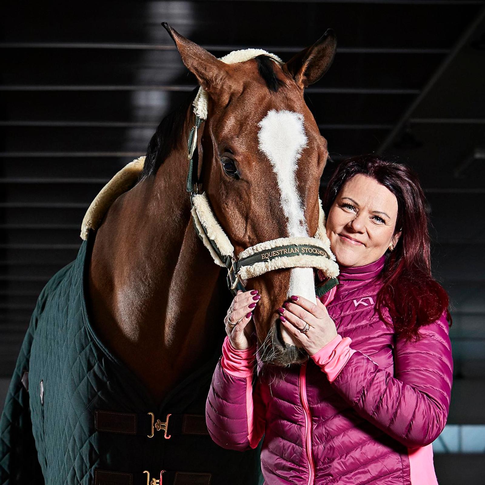 Lapsi tarvitsee rajat, sillä niillä piirretään lapsen mieleen myös tulevaa. ”Ihminen kohtaa rajoja, kun hän lähtee opiskelemaan ja työelämään. Jos niitä ei opi kotona, myöhemmin on hankalaa olla monissa paikoissa”, Pia Penttala sanoo.