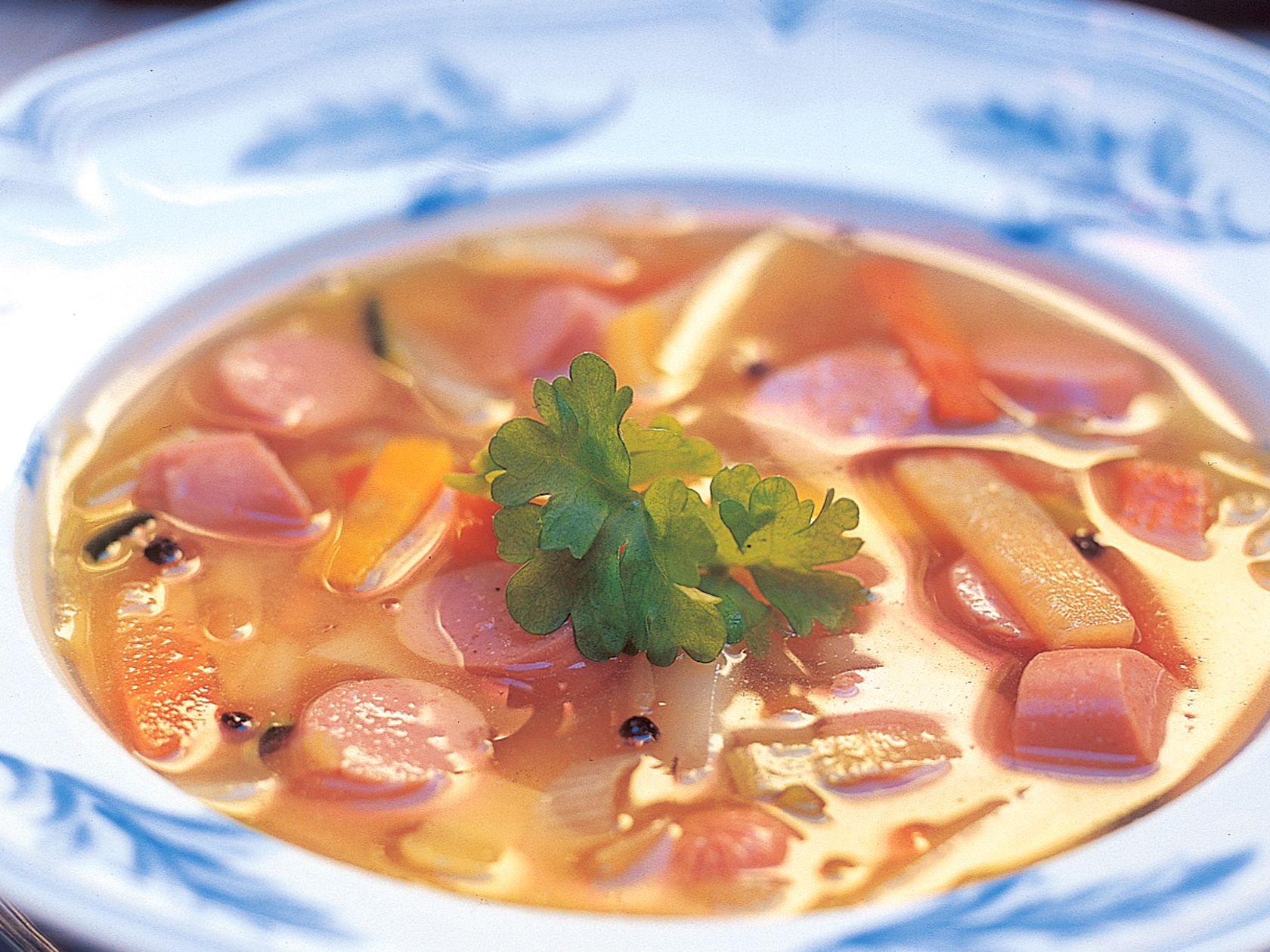 Vähärasvainen nakkikeitto