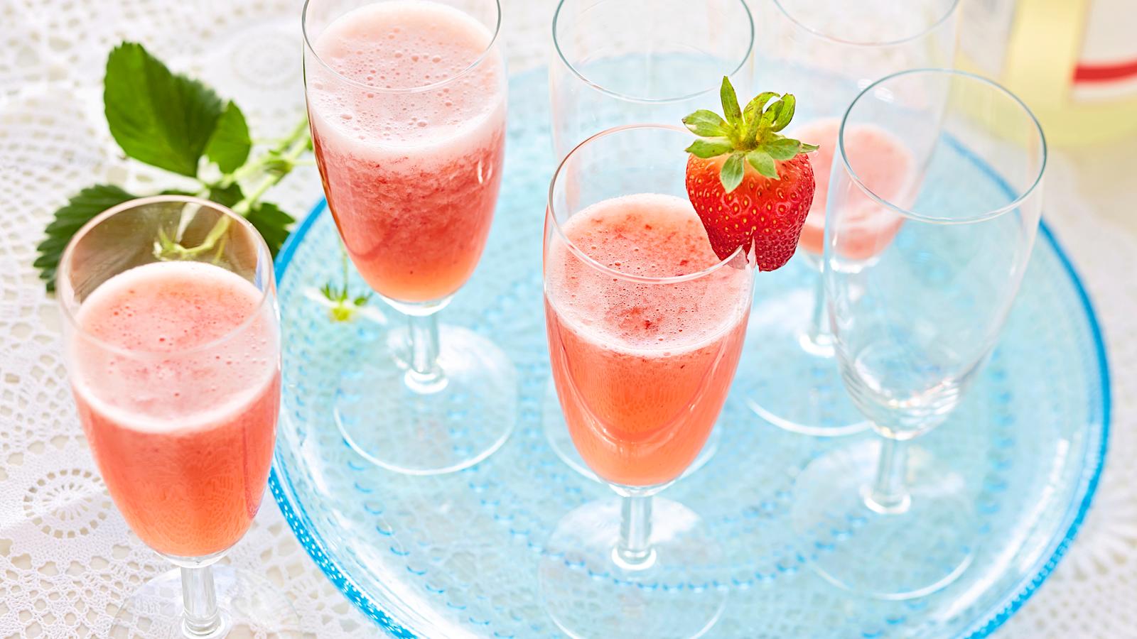 Kupliva mansikkajuoma