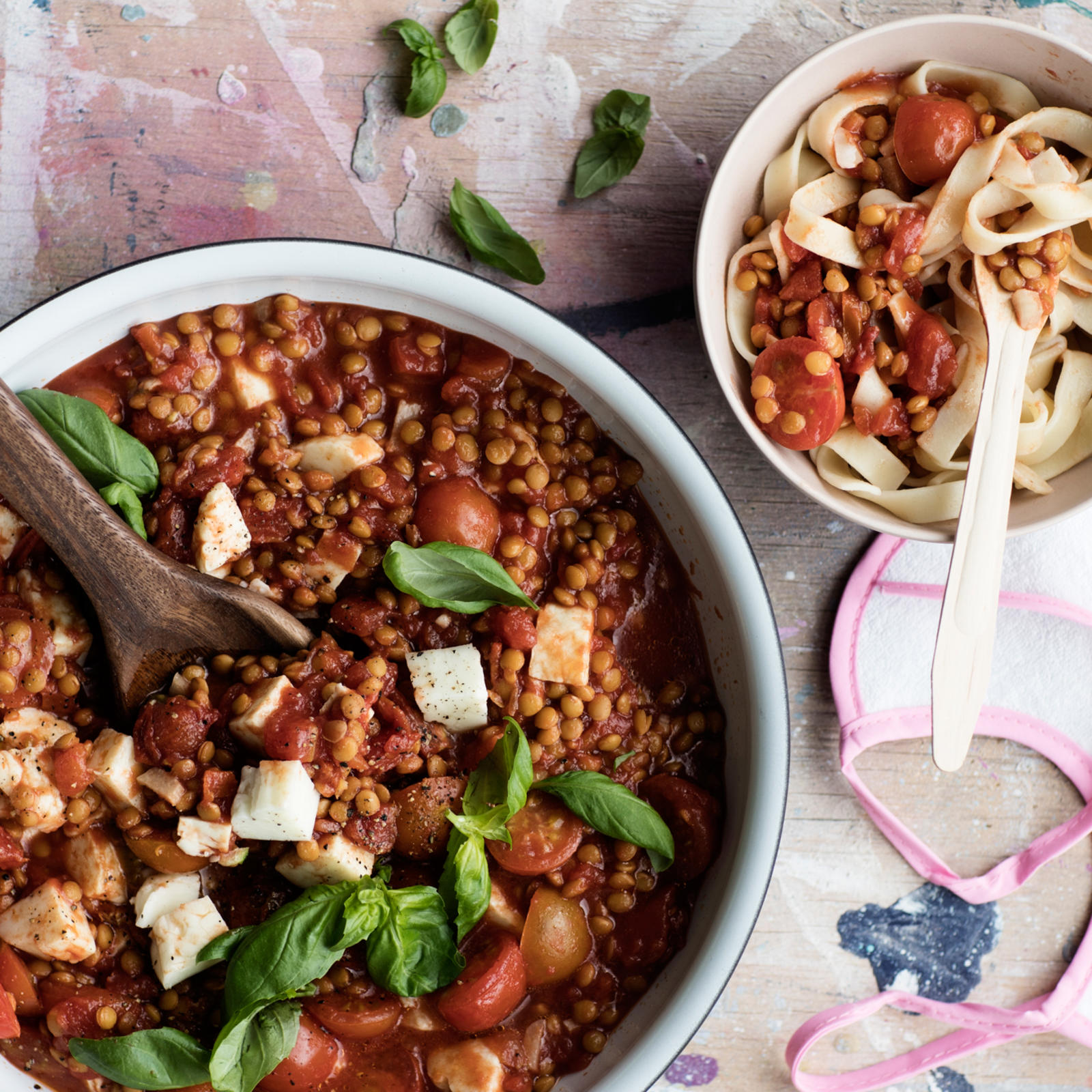 Tomaattinen halloumikastike
