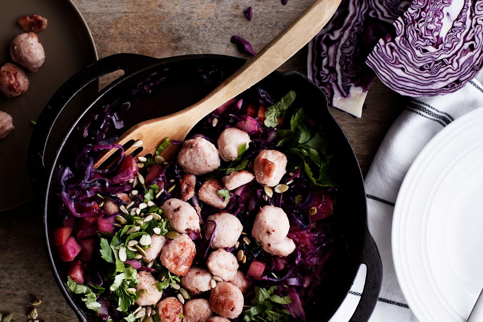 Siskonmakkara-kaalipannu