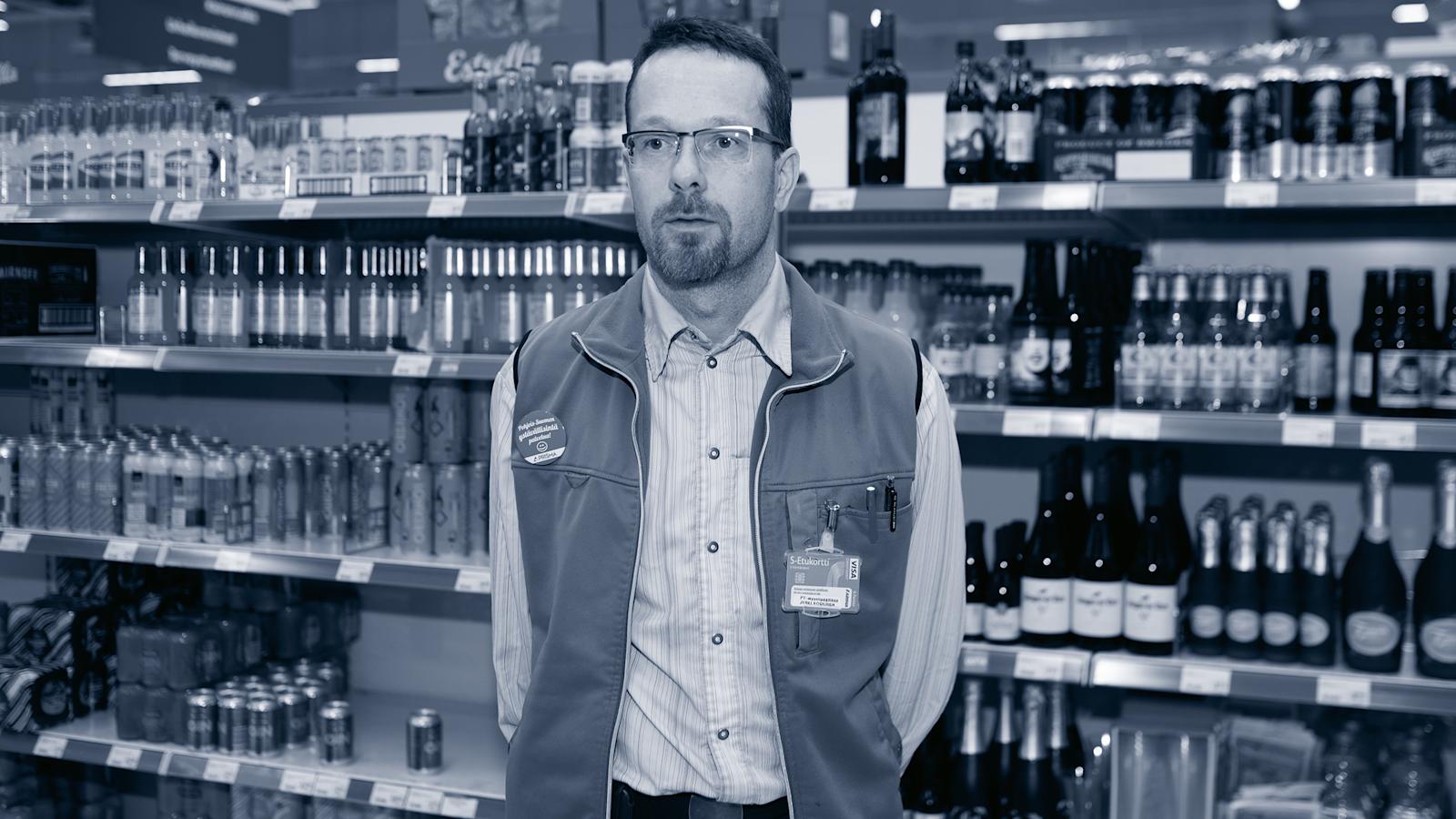Myyntipäällikkö Jyrki Koskinen ottaisi mielellään apteekkituotteet myös Tornion Prismaan.