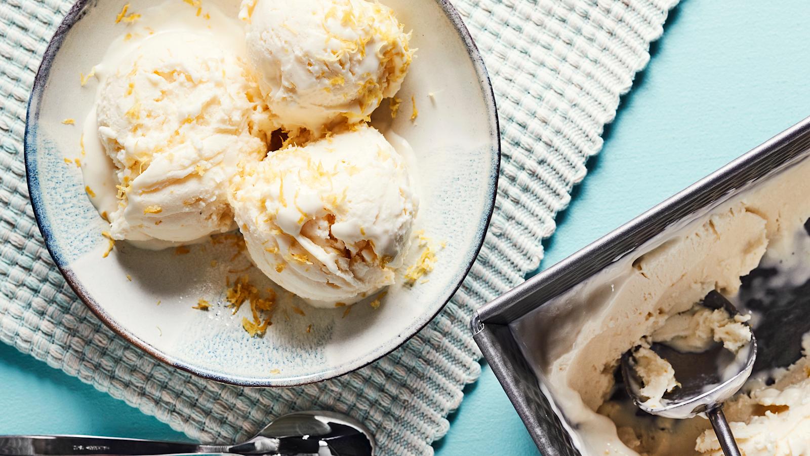 Helppo kotijäätelö ja kirsikkahilloke