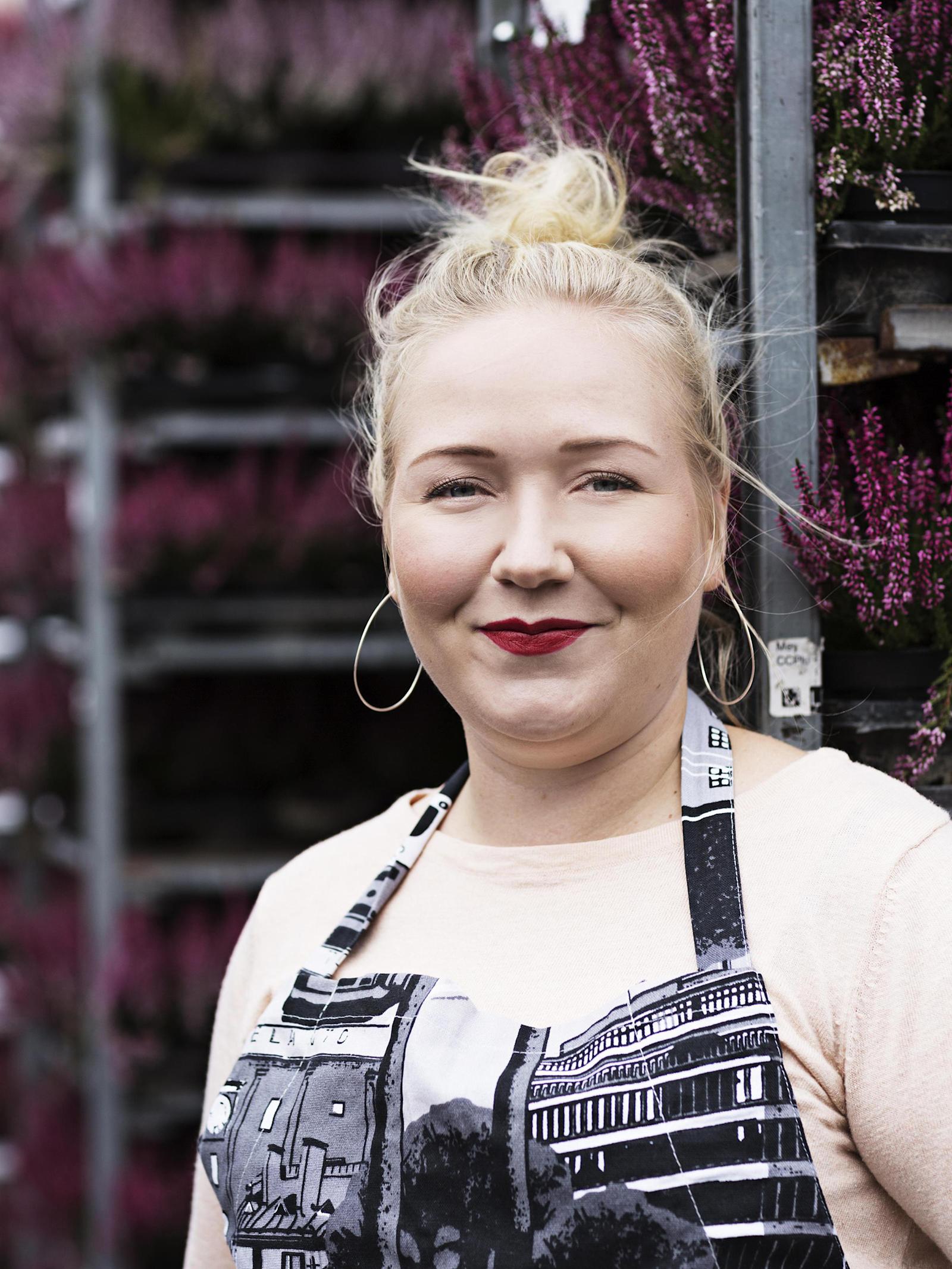 Anna Salomaa on HOK-Elannon Kukkasitomon floristi.