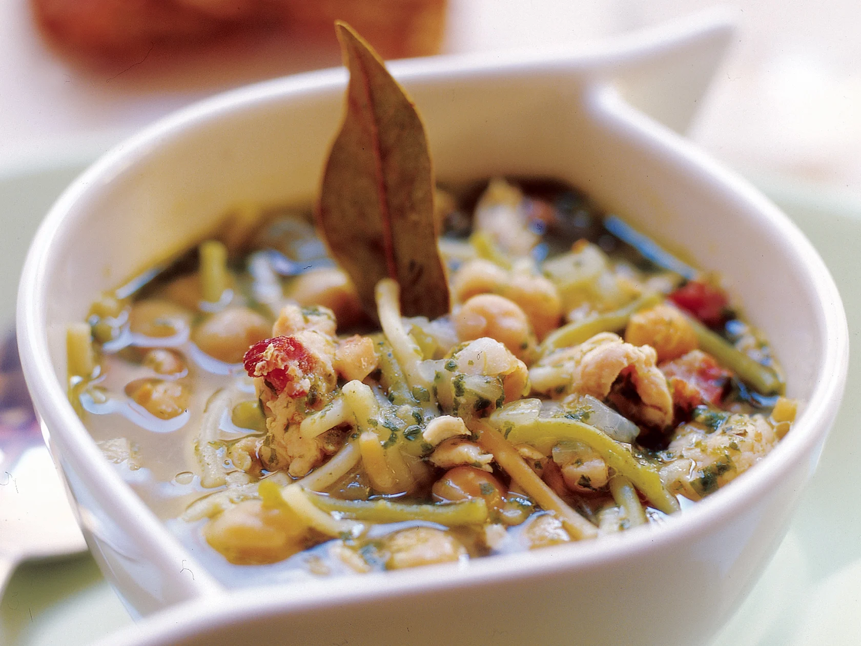 Toskanalainen kanakeitto