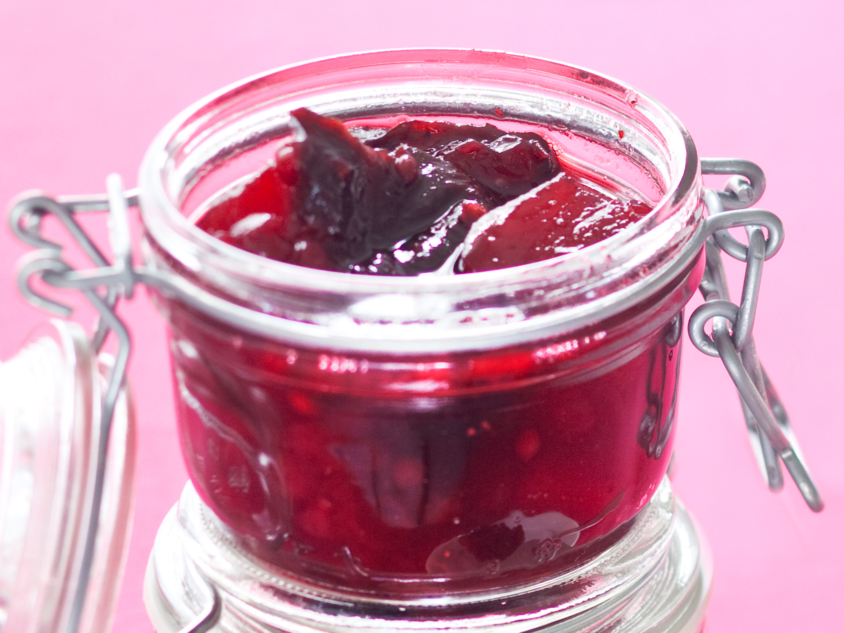 Puolukka-omenachutney