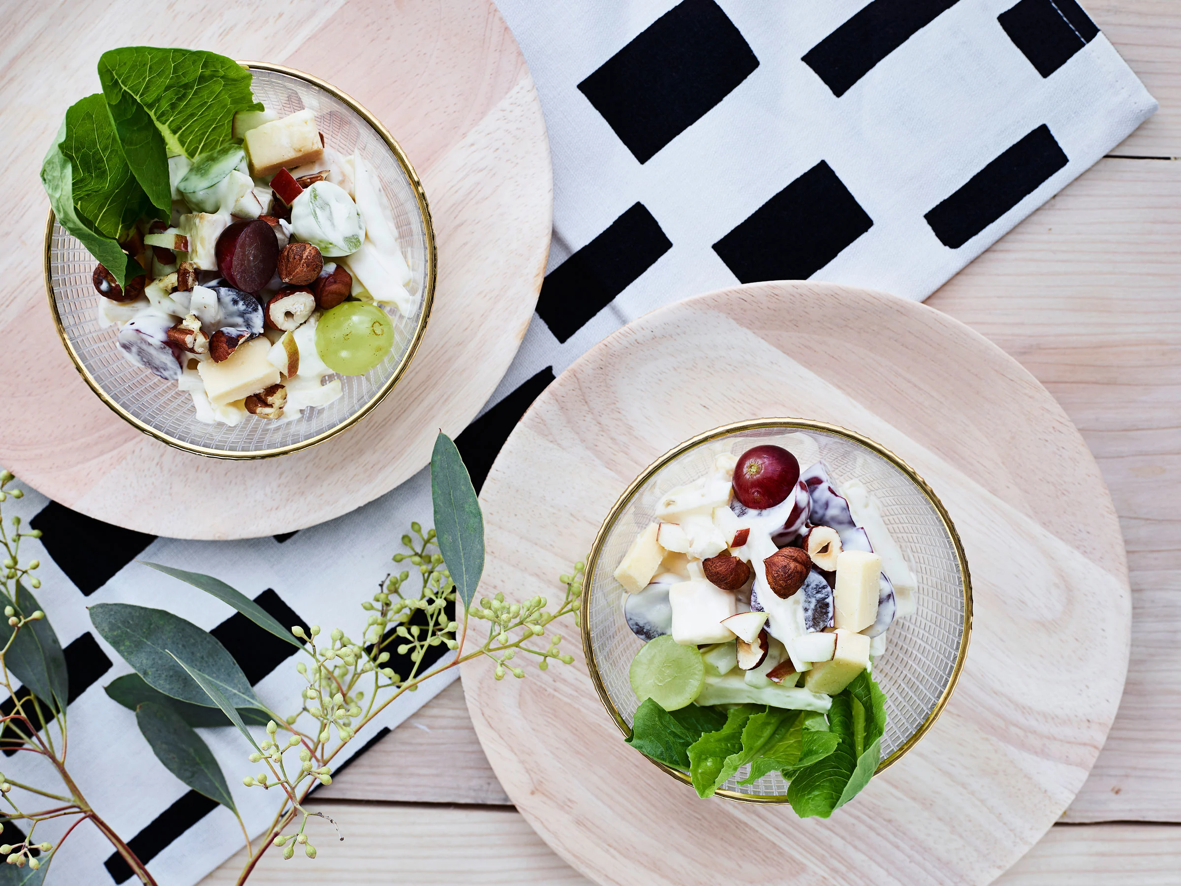 Pieni savujuustosalaatti