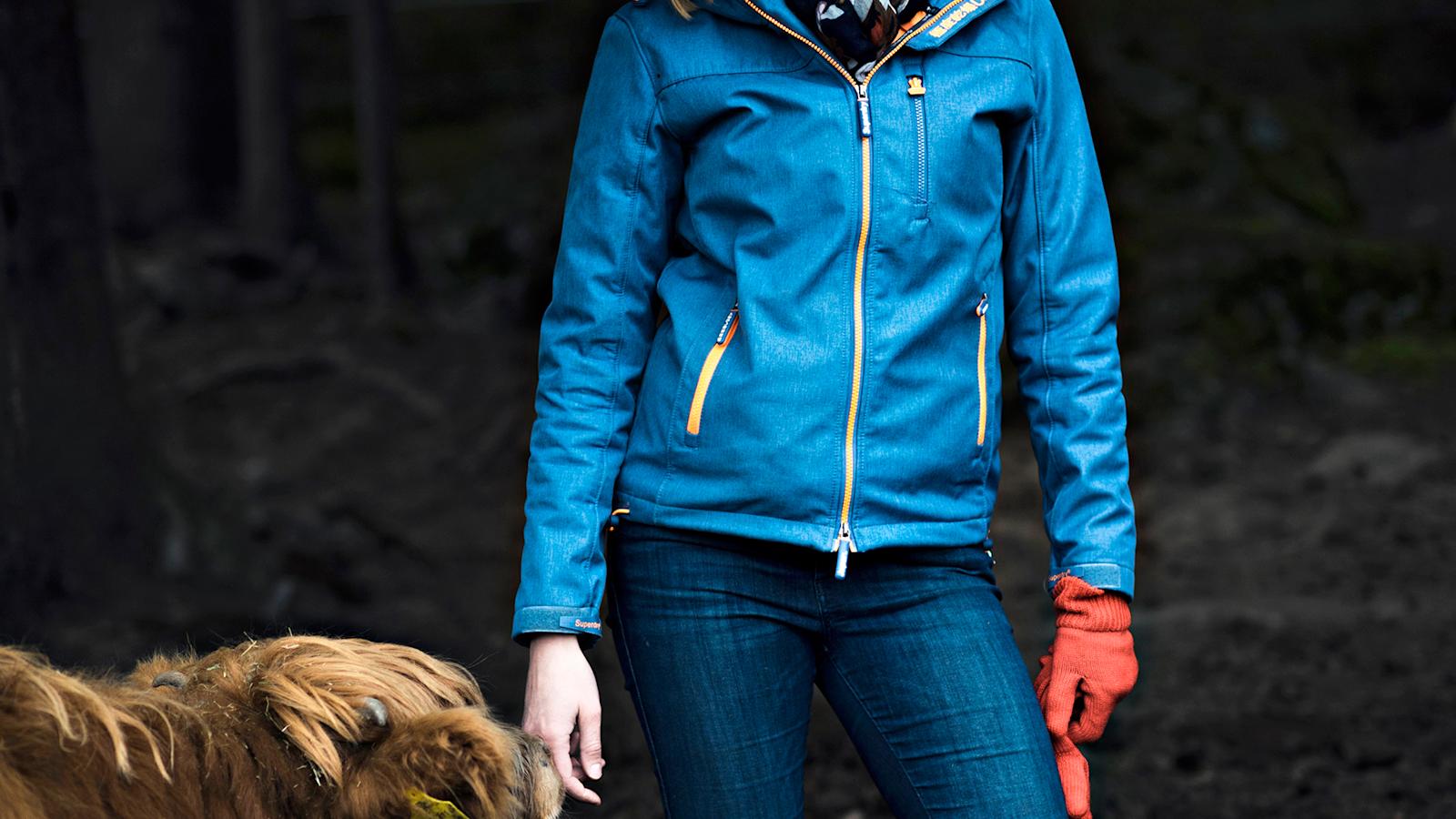 Nuorelle maatalousyrittäjälle työn suola on pyrkimys hyvään elämään. "Teen kaiken kestävän kehityksen periaatteella. Se tarkoittaa eläinten hyvinvoinnin lisäksi maanviljelijän hyvinvointia", Niina Mayer sanoo.