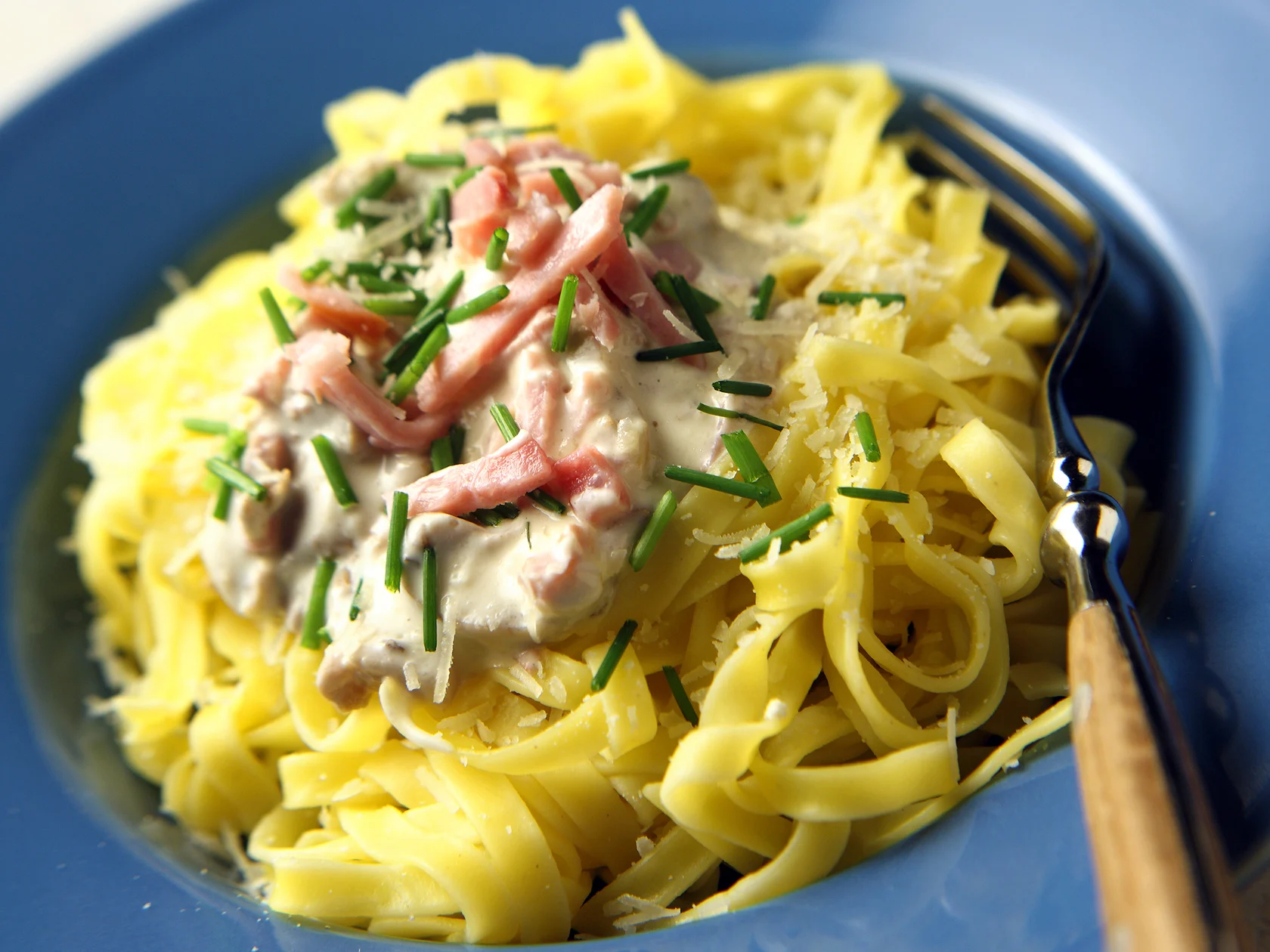 Pikainen pastakastike