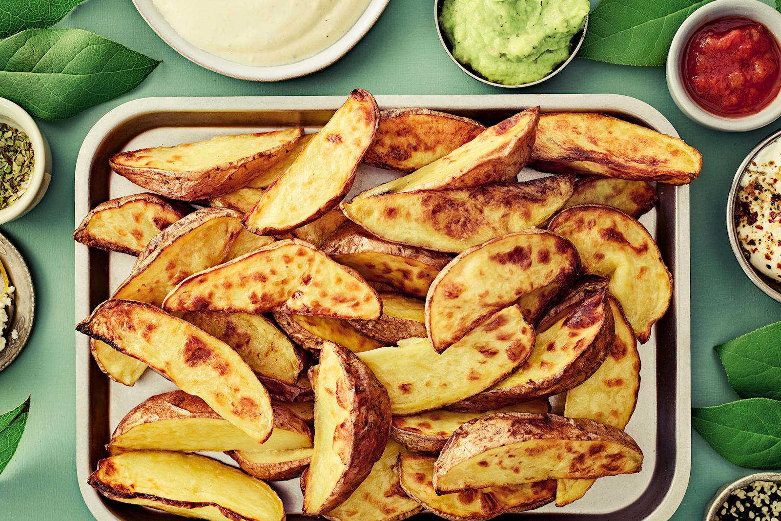 Rapeat lohkoperunat uunissa