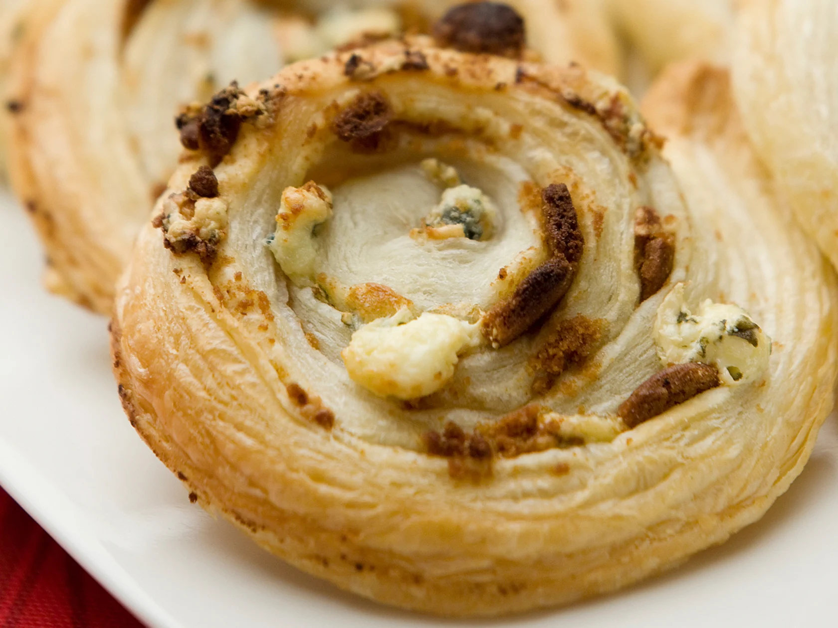 Juusto-piparikierteet