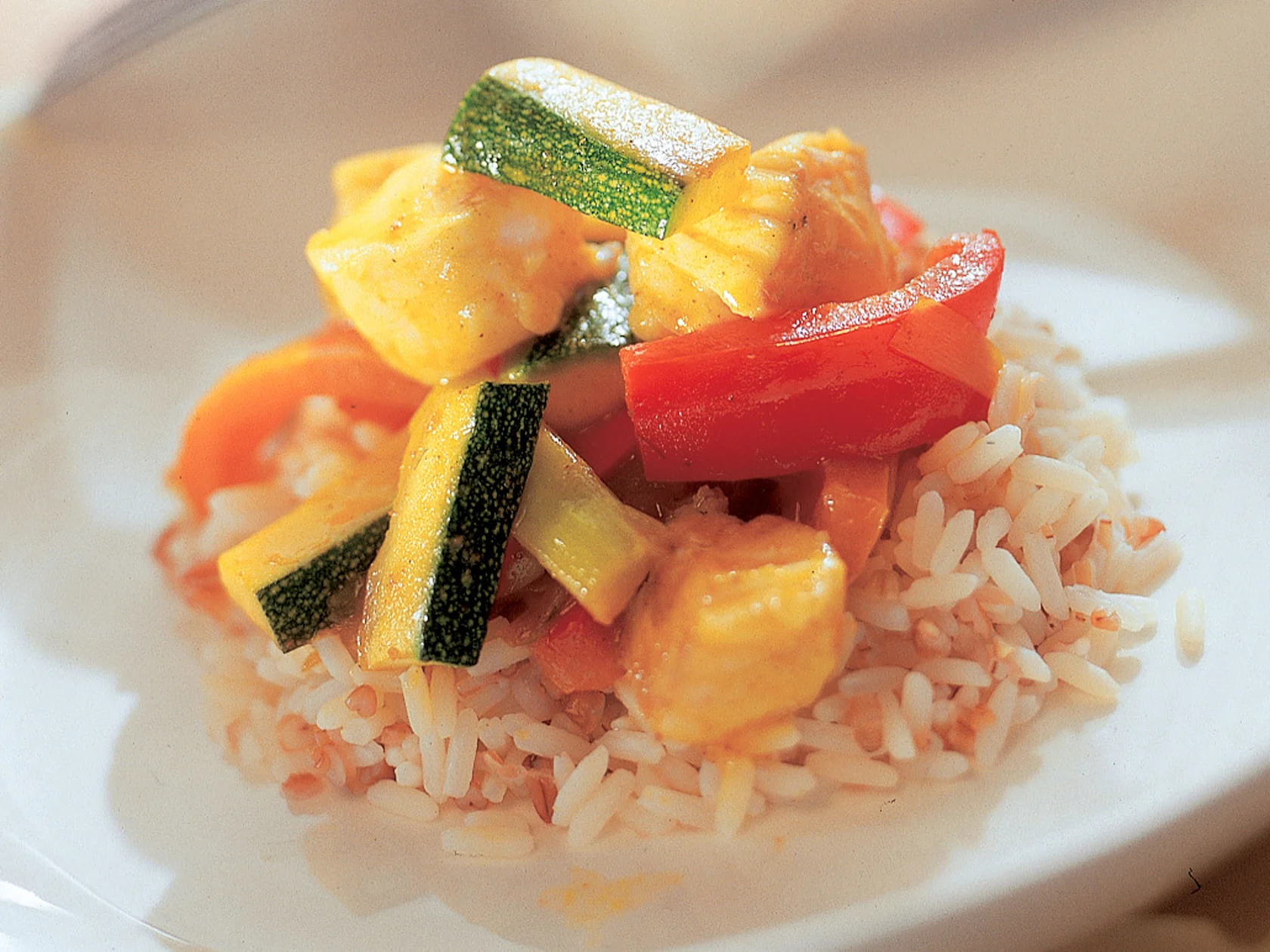 Currylla maustettu kalavokki