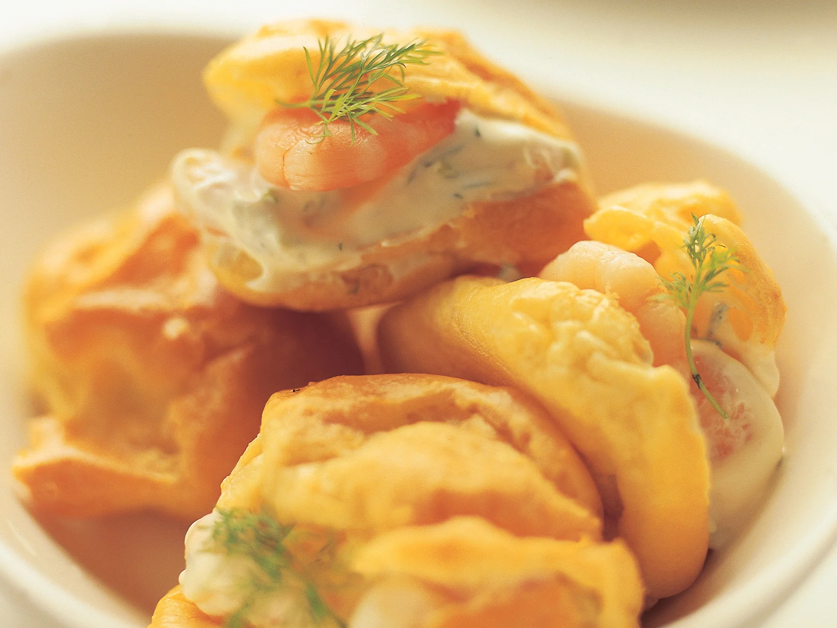 Täytetyt tuulihatut