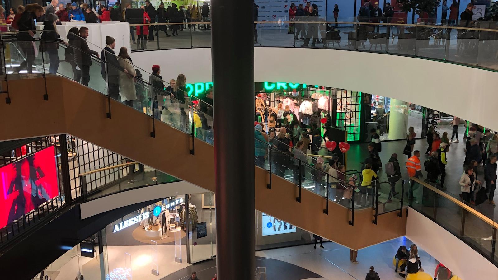Mall of Triplan korkeus tulee esille avoimilla aukioilla.