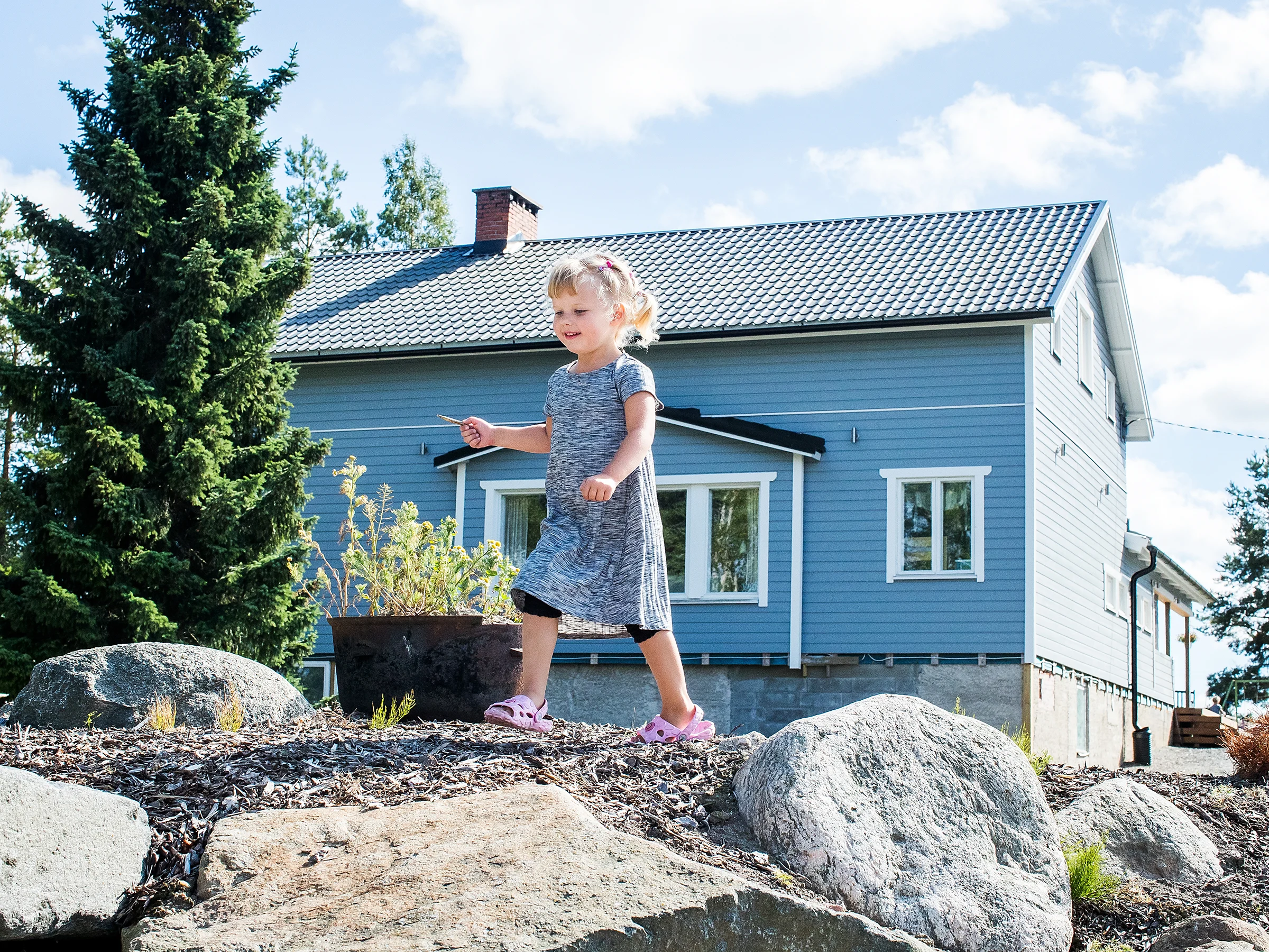 Elämää vanhassa osuuskaupassa: Maalaisromanttinen sisustus hurmaa