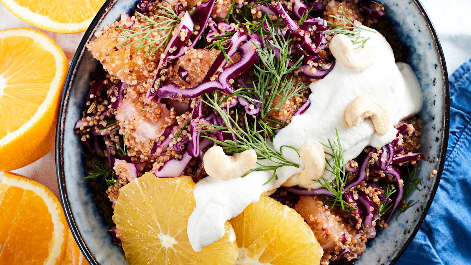 Kaali-appelsiinikvinoa ja cashewkastike