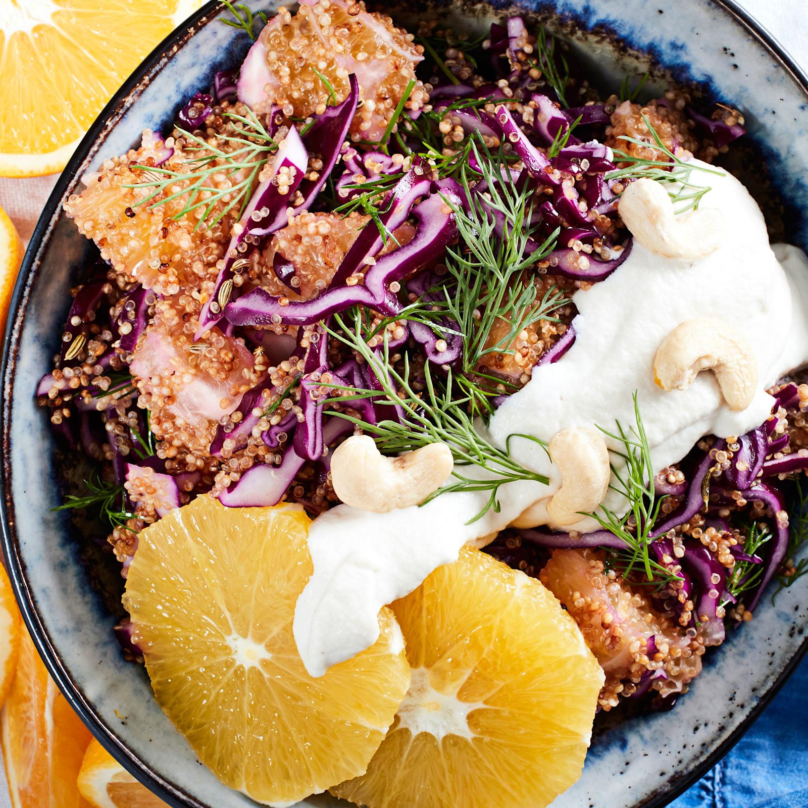 Kaali-appelsiinikvinoa ja cashewkastike