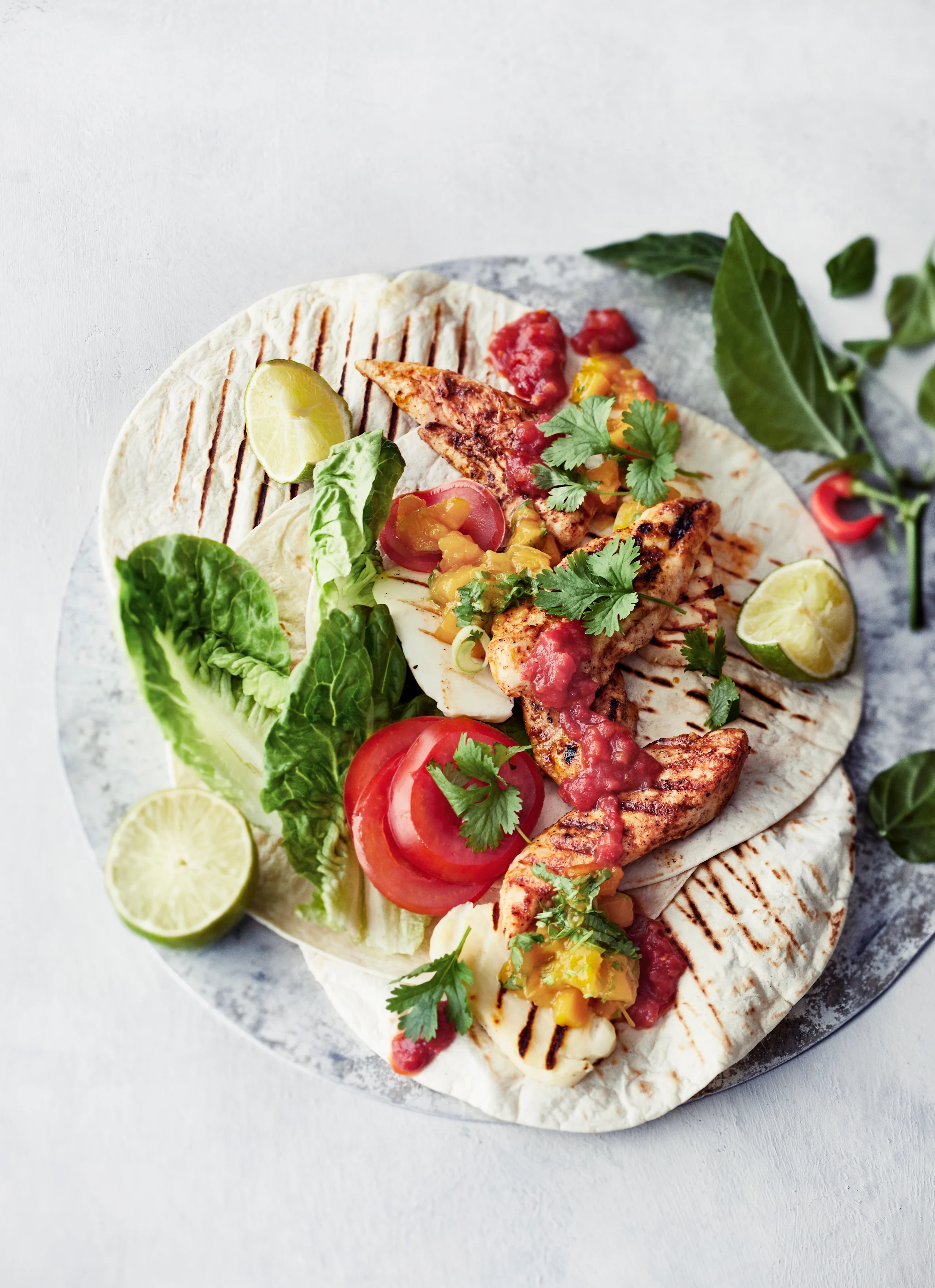 Herkullisen fajitabroilerin salaisuus on tuoreet raaka-aineet.