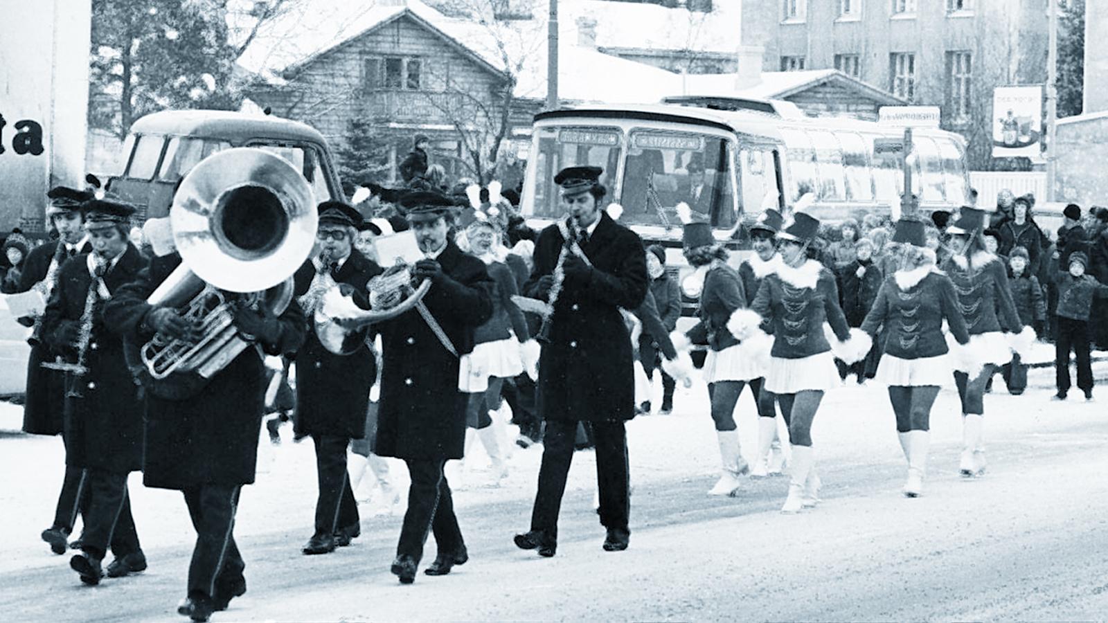 Seppälän Prisman avajaiskulkue 1972 Jyväskylässä