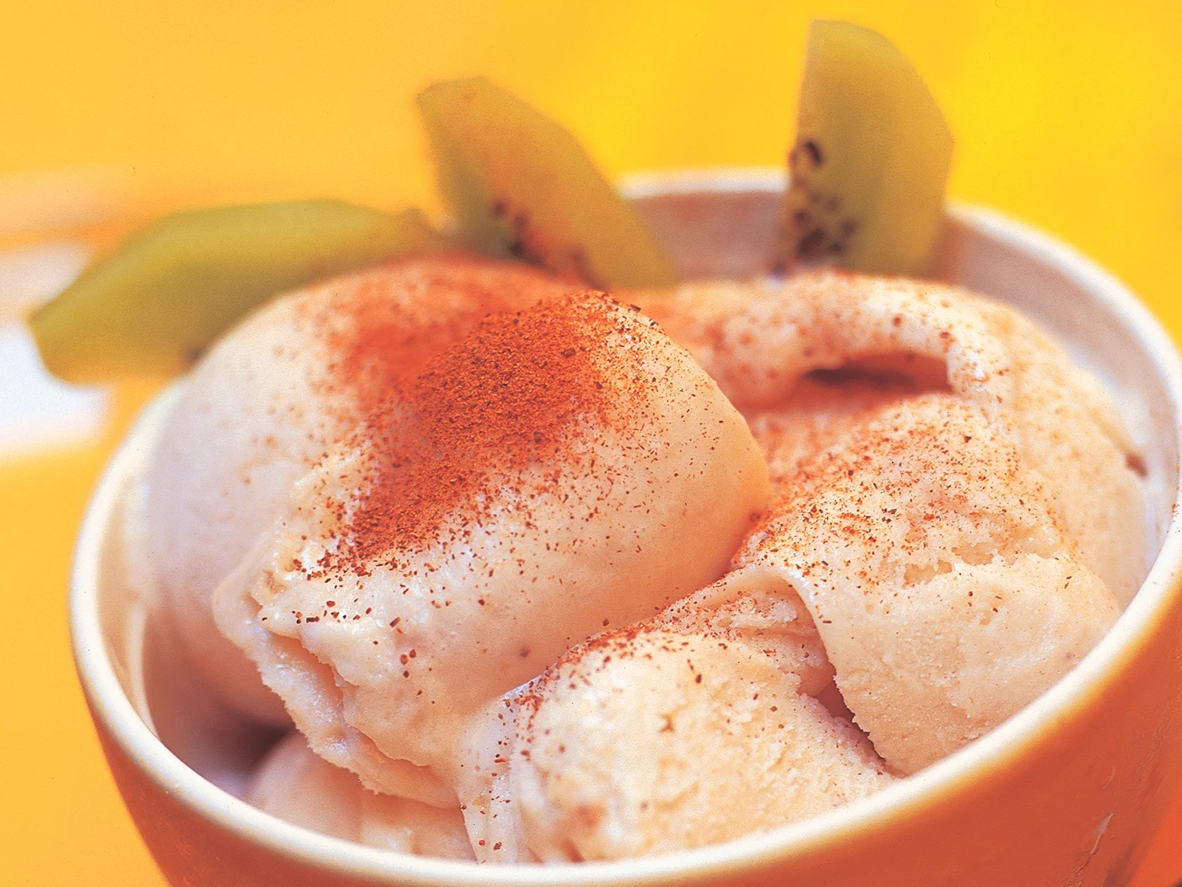 Jäädytetty banaani-jogurttiherkku