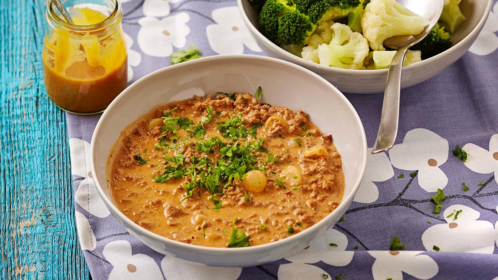 Juustoinen jauhelihakastike