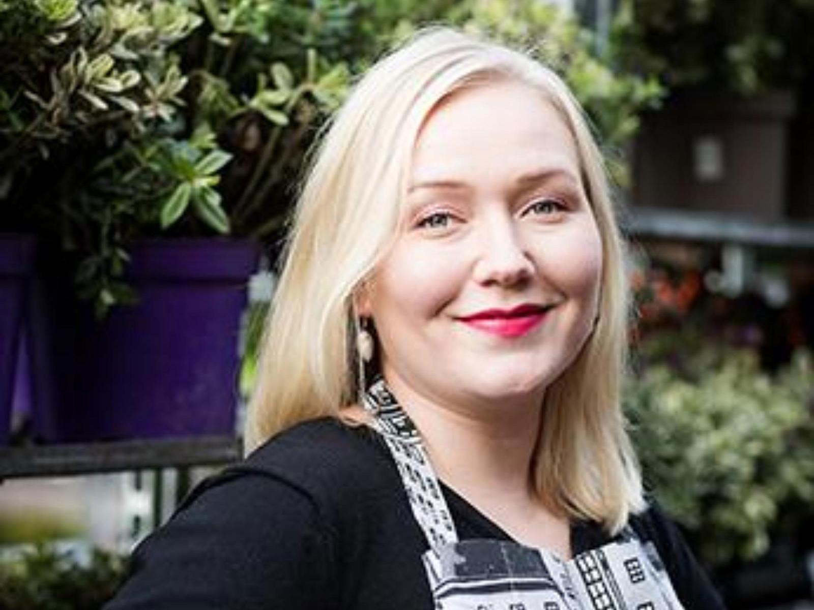 Anna Salomaa on HOK-Elannon Kukkasitomon floristi.