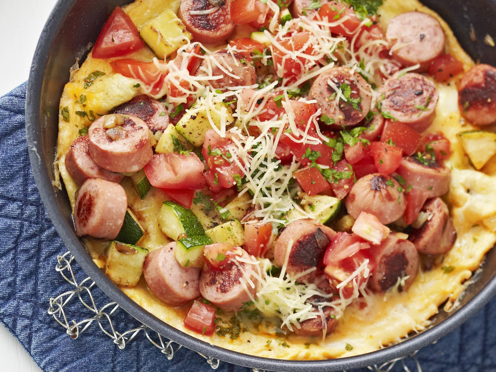 Makkara-kasvismunakas