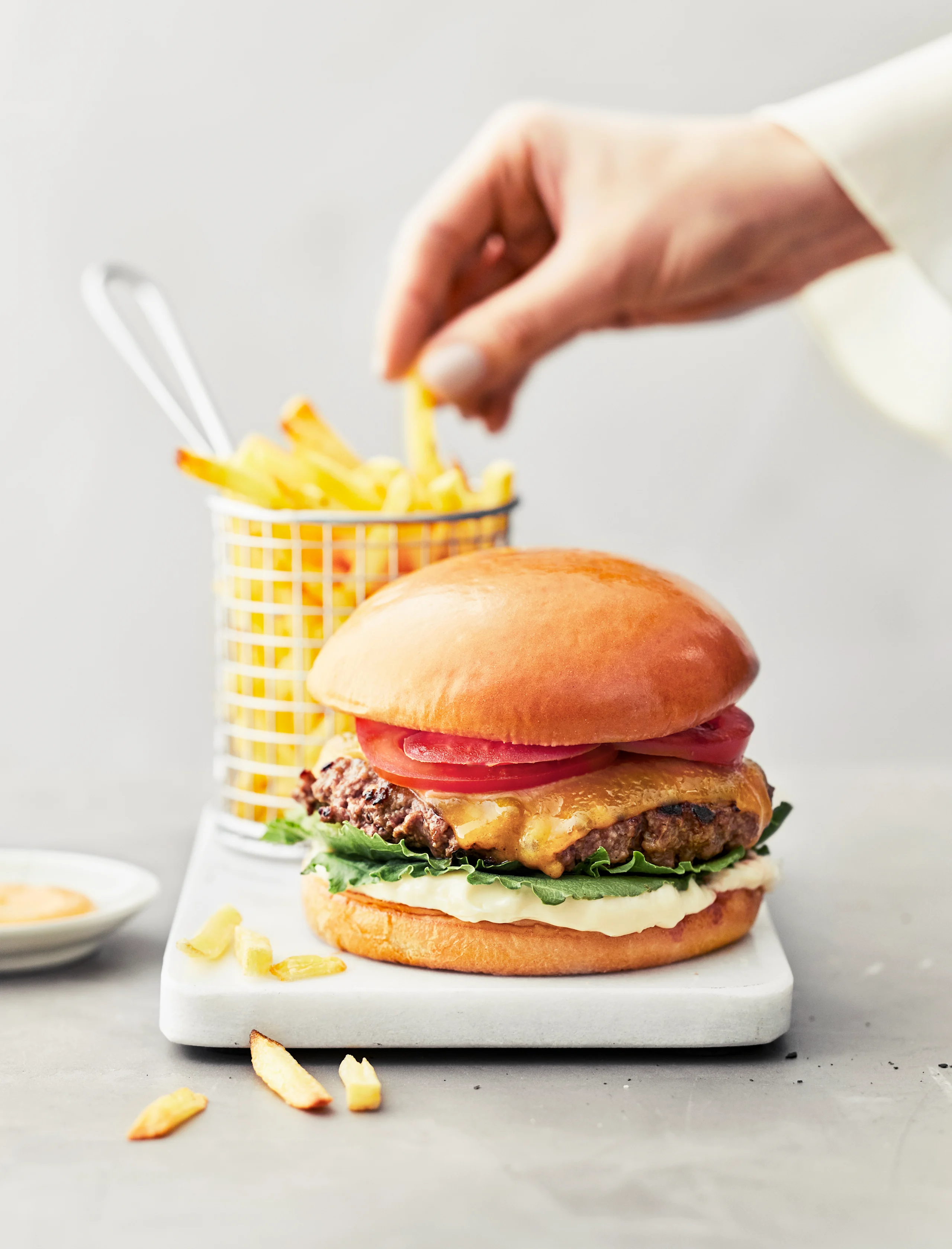 Muutamasta hyvästä raaka-aineesta syntyy kaikkien aikojen paras burgeri.