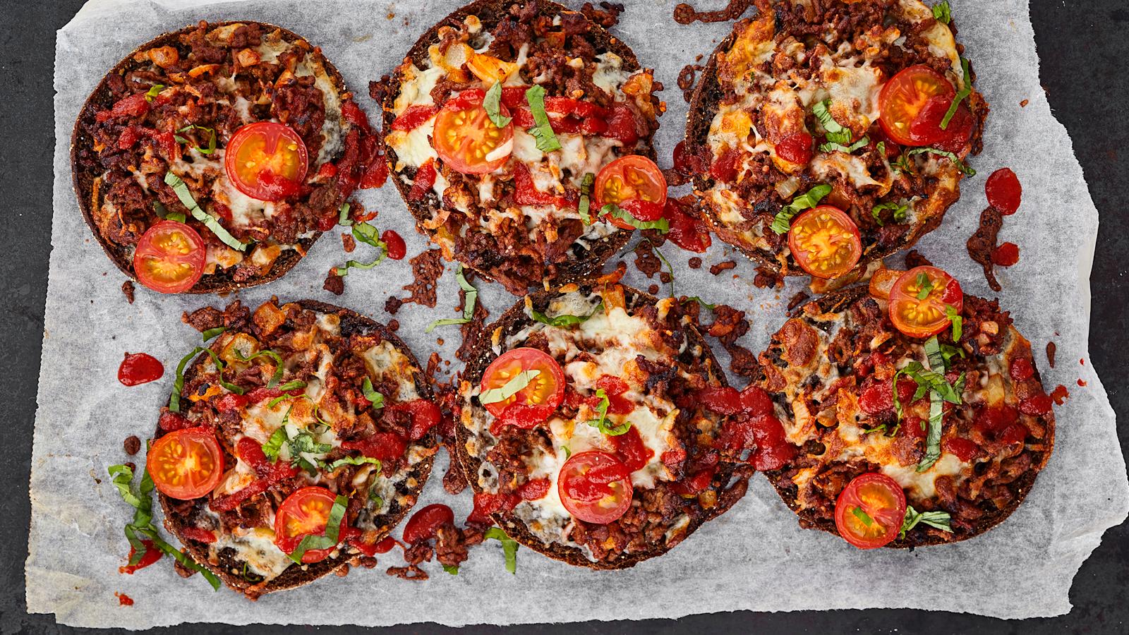 Tuliset ruisleipäpizzat