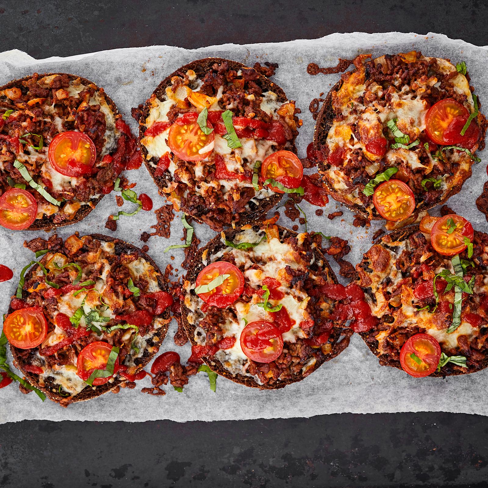 Tuliset ruisleipäpizzat