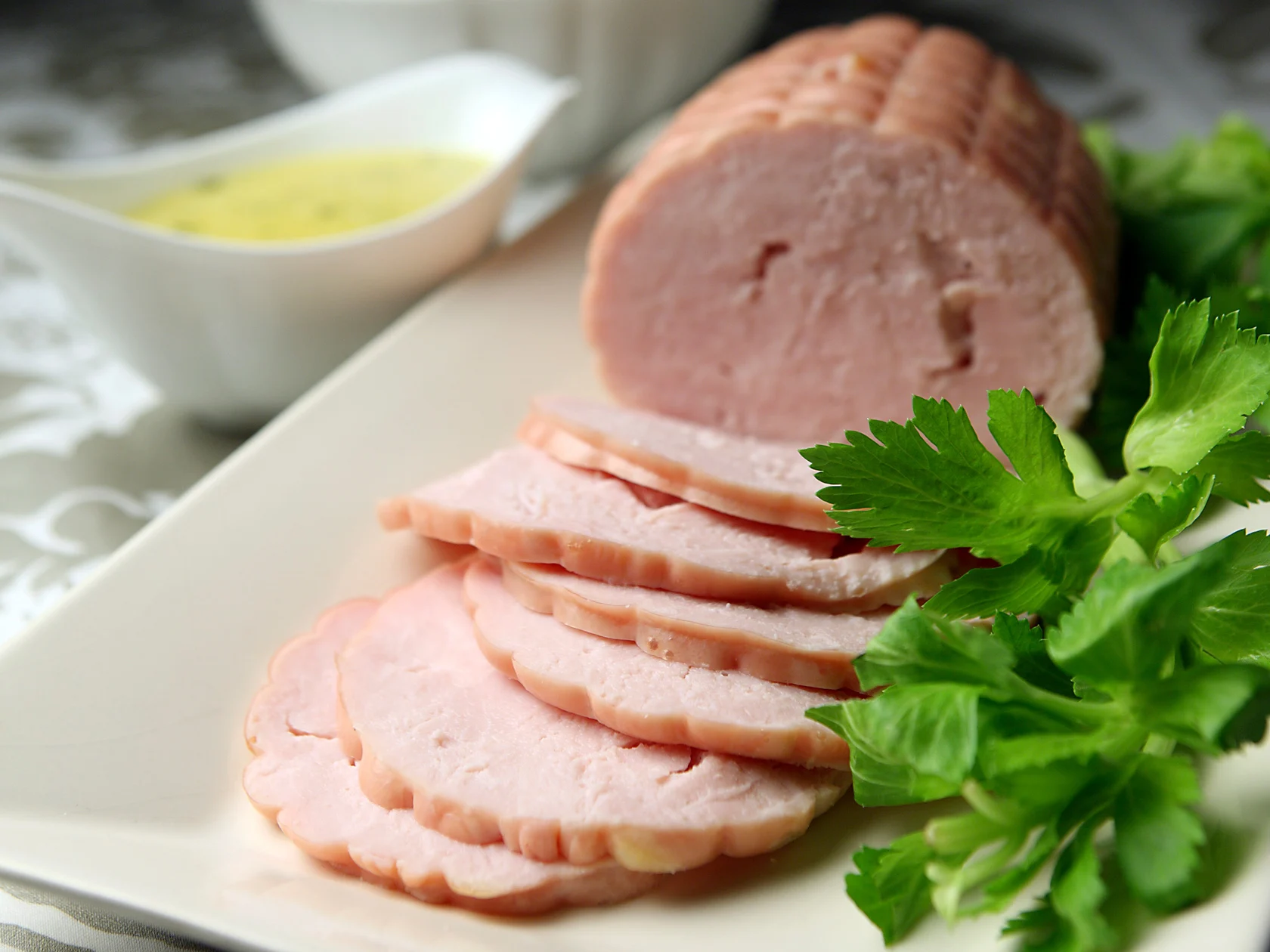 Kalkkunarulla ja appelsiini-rakuunakastike