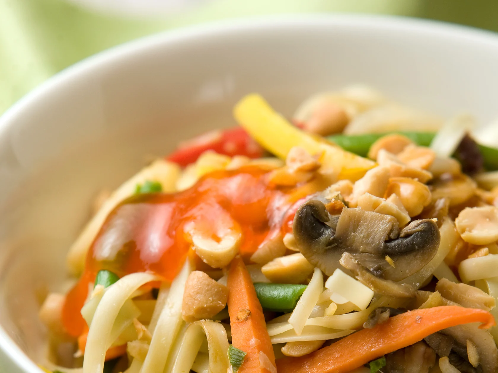 Nuudeli-herkkusienivokki