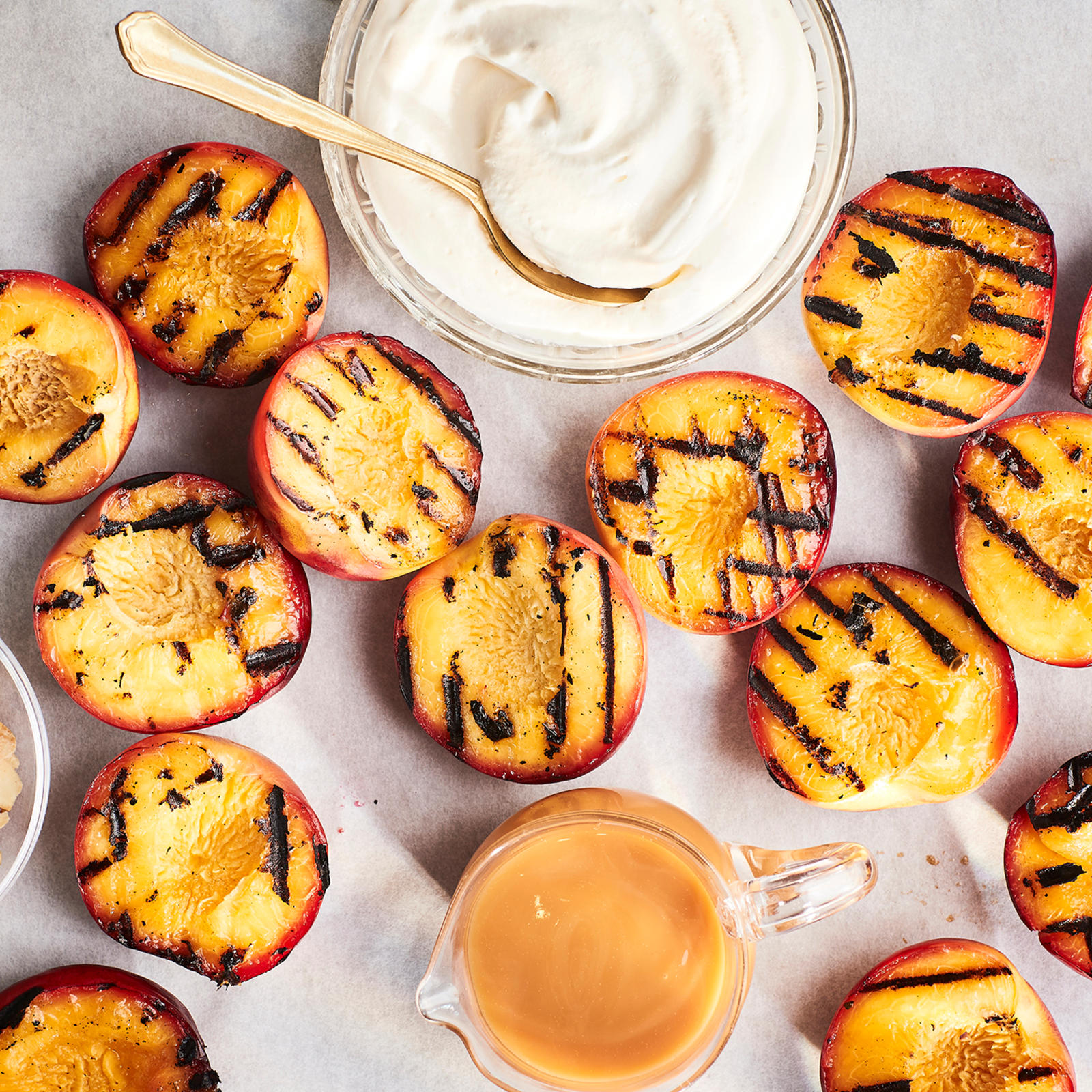 grillatut nektariinit