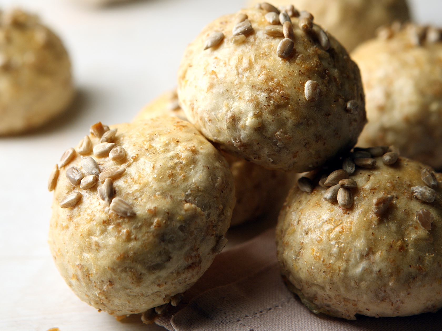 Kynsilaukkasämpylät