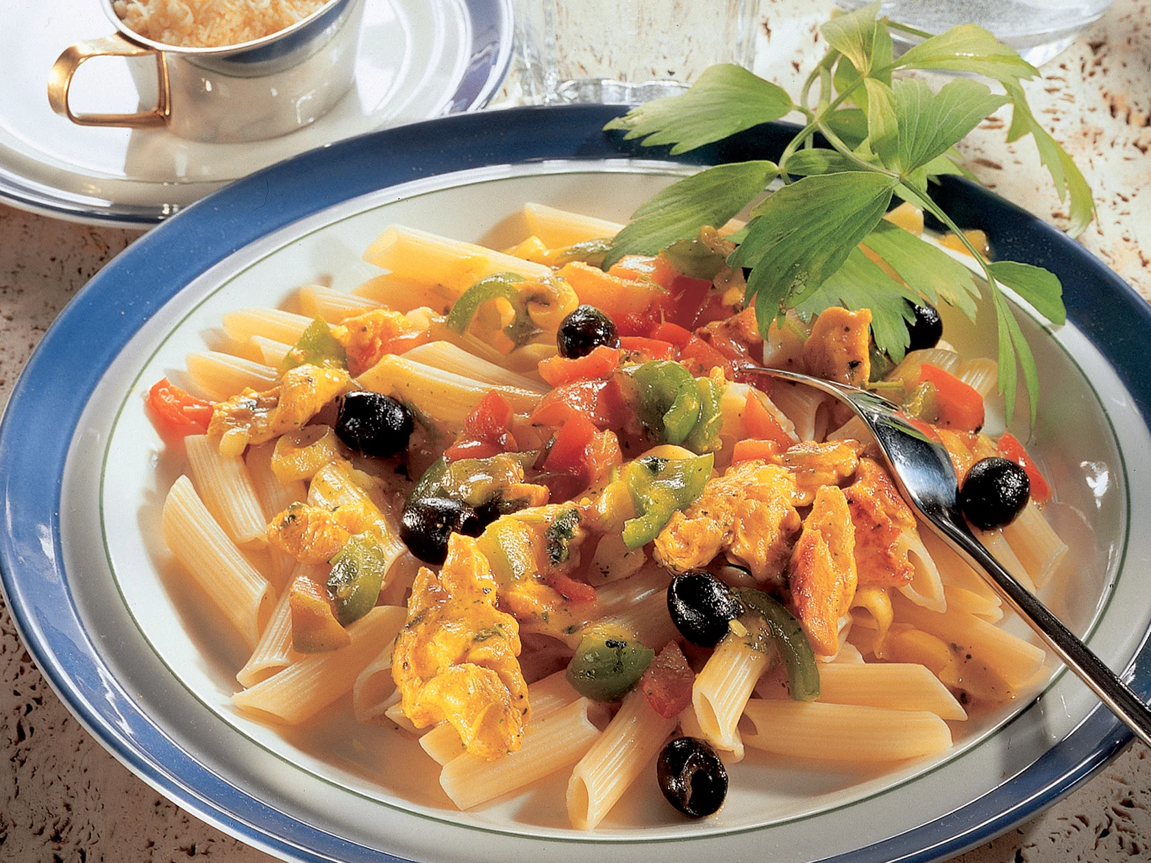 Penneä ja broileria