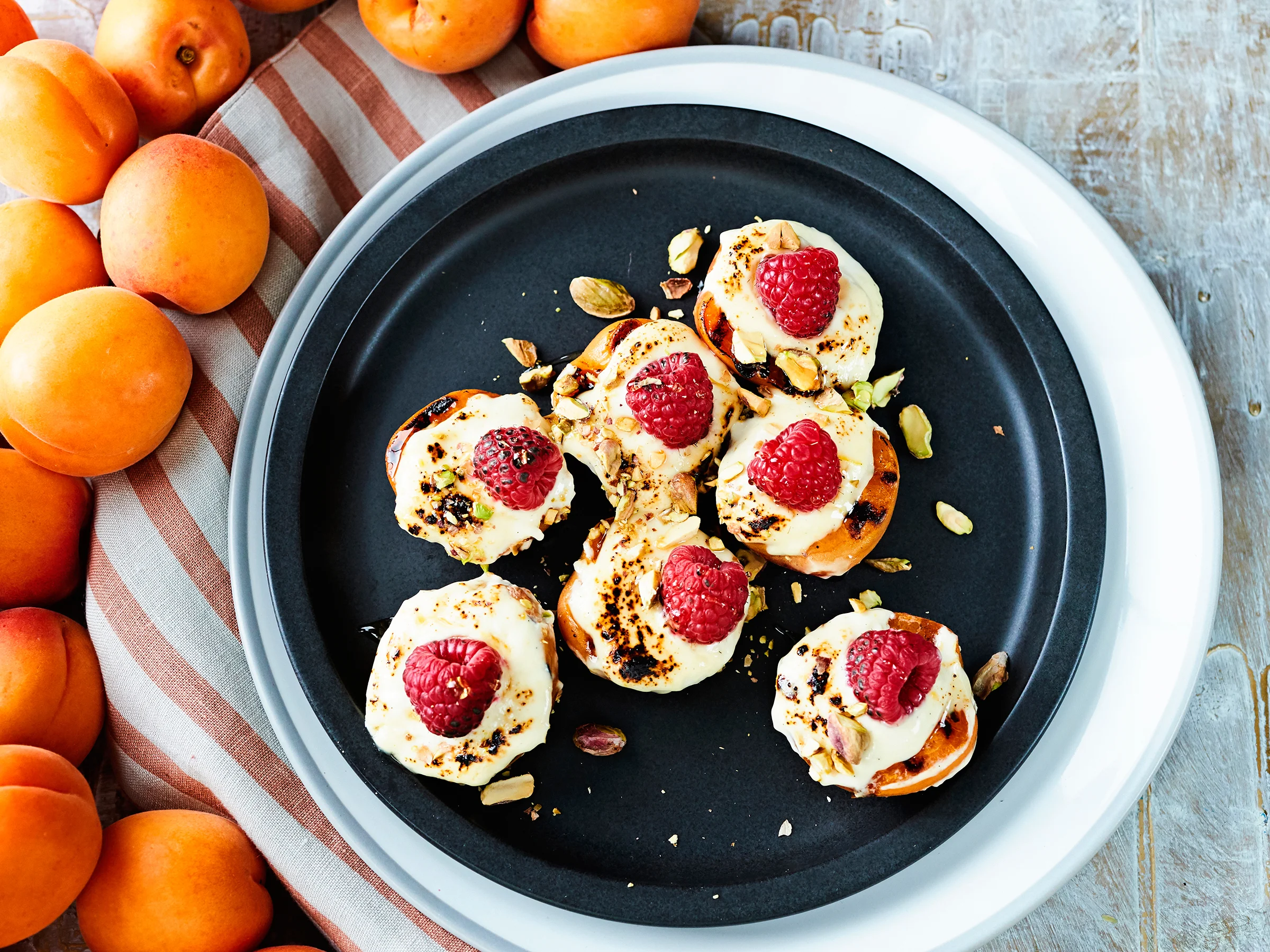 Aprikoosi-mascarponeveneet