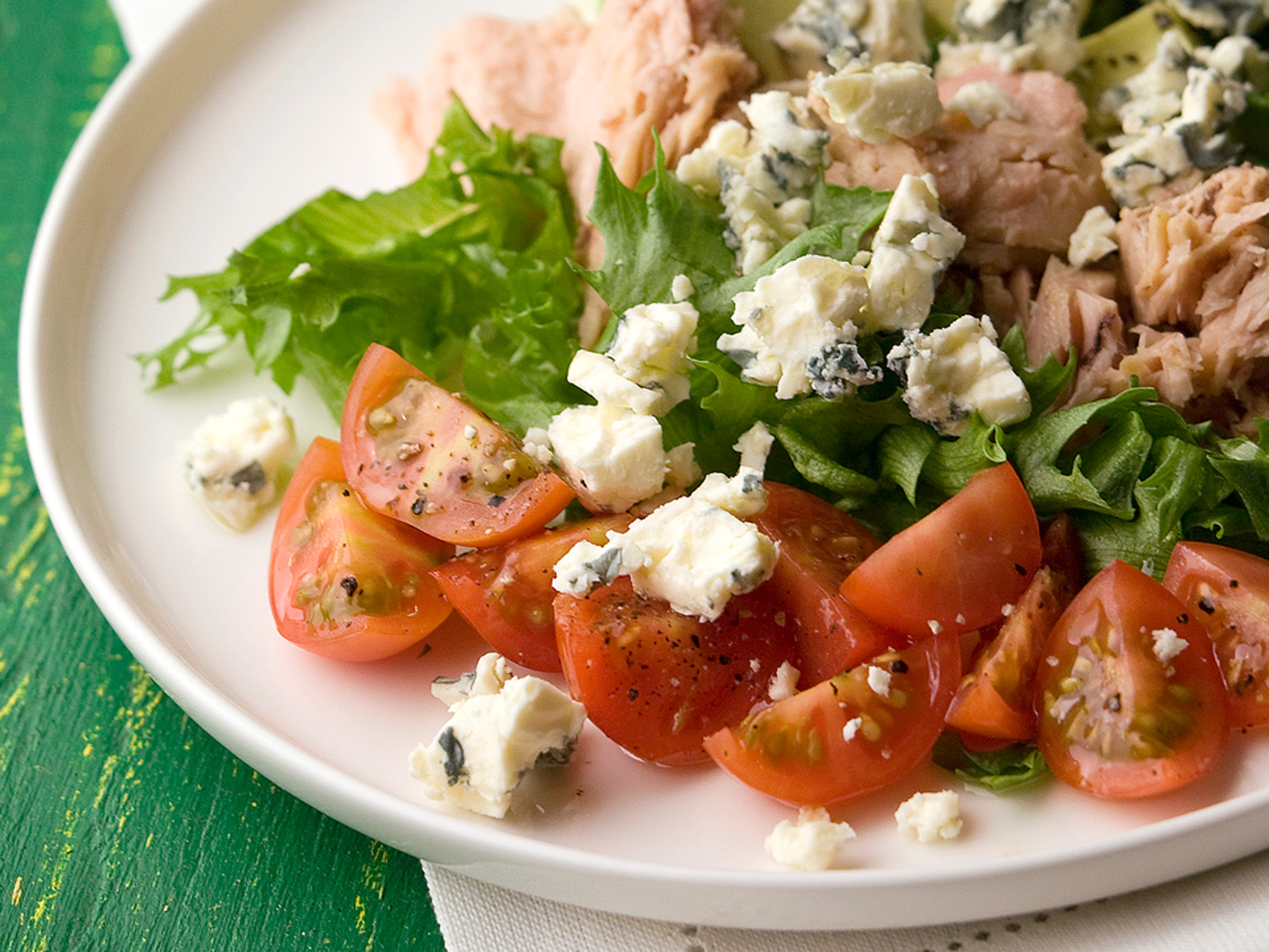 Tonnikala-avokadosalaatti