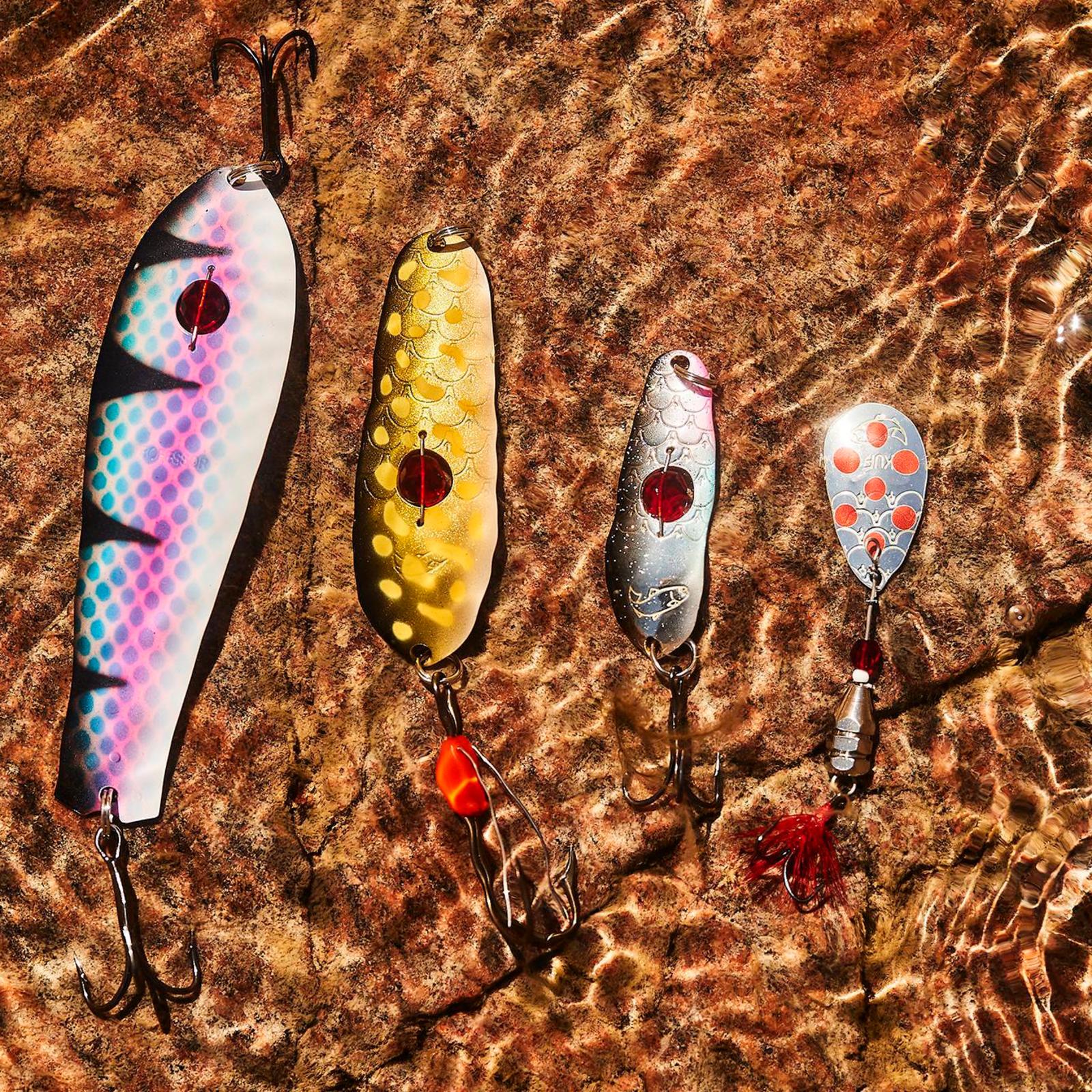 Neljä erilaista uistinta vedessä, Kuusamon uistin