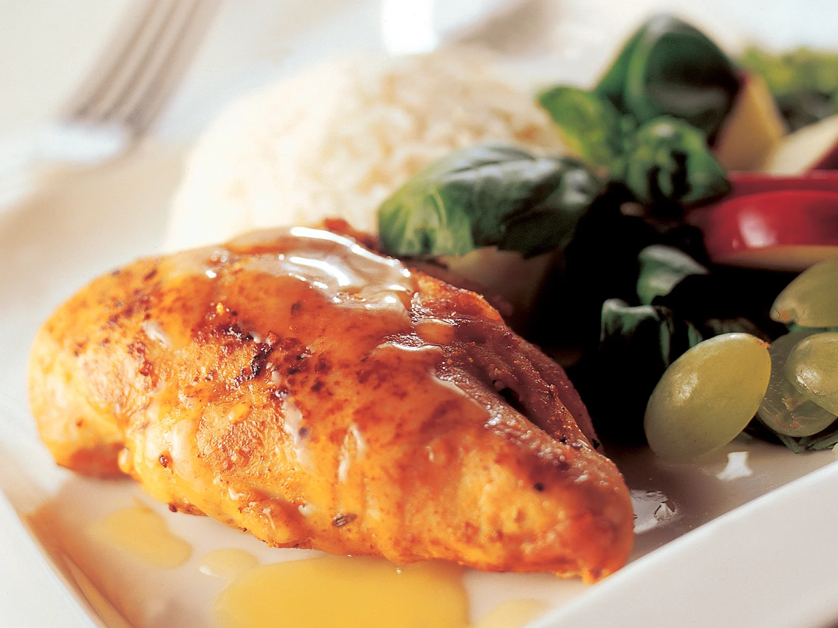 Broilerinrintaa appelsiinikastikkeessa