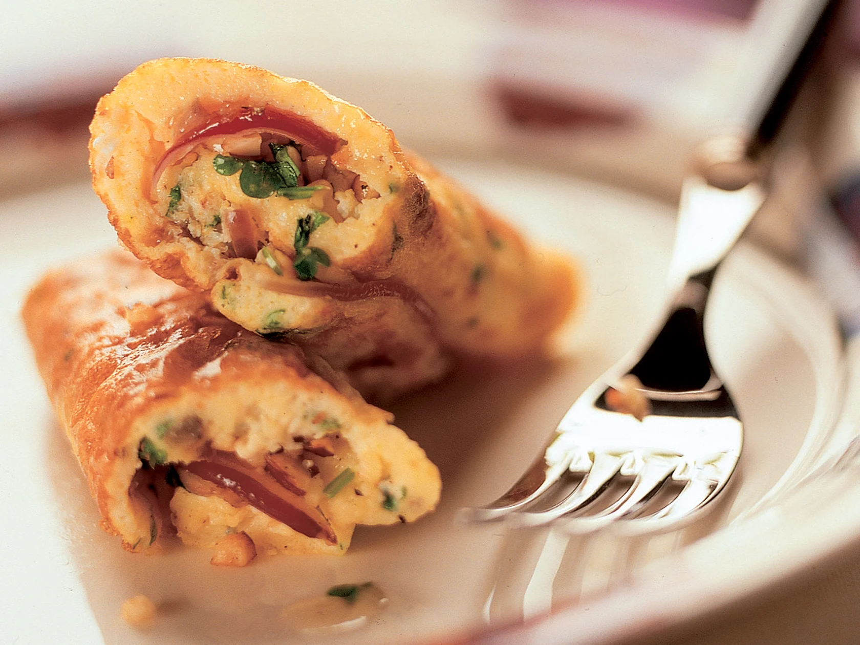 Pienet homejuustomunakasrullat