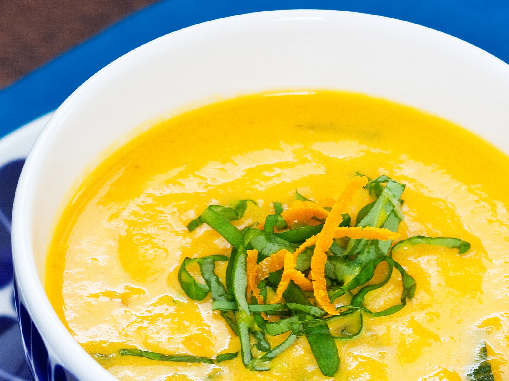 Aurinkoinen porkkanasosekeitto