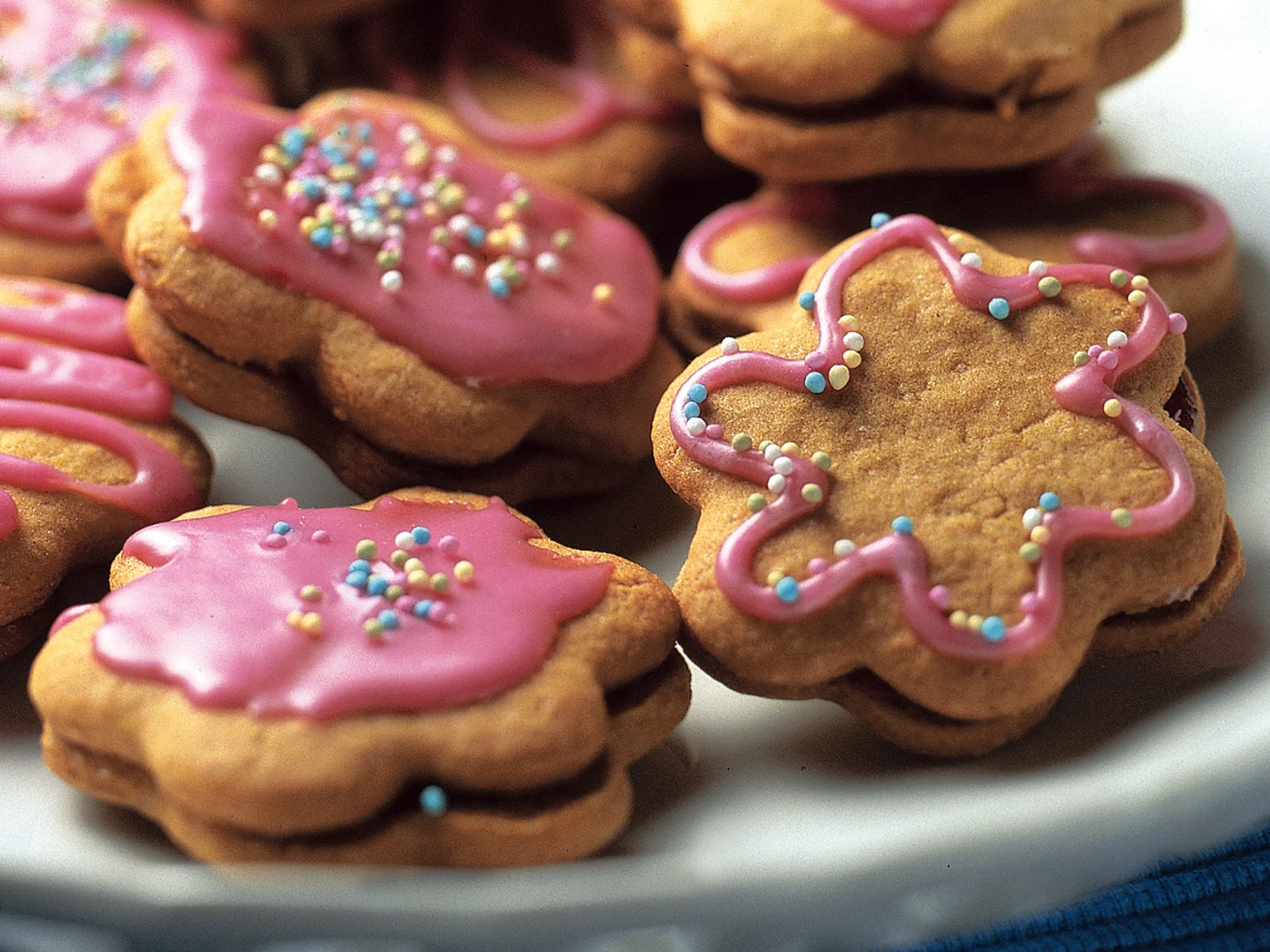 Keväiset kukkapikkuleivät