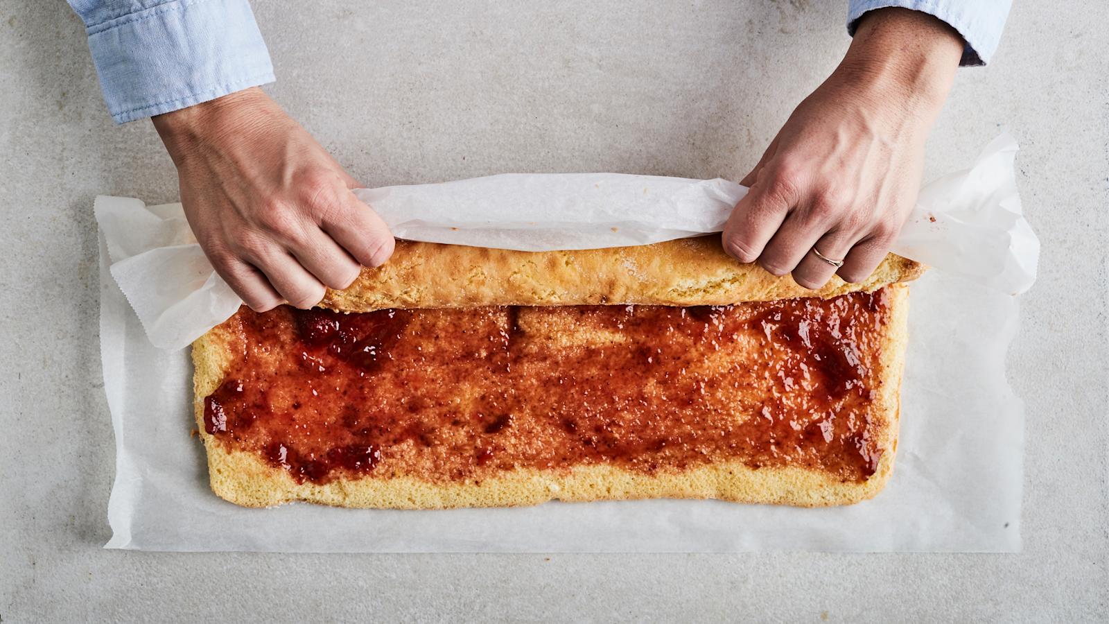 Mansikkainen Charlotte russe vaihekuva 1