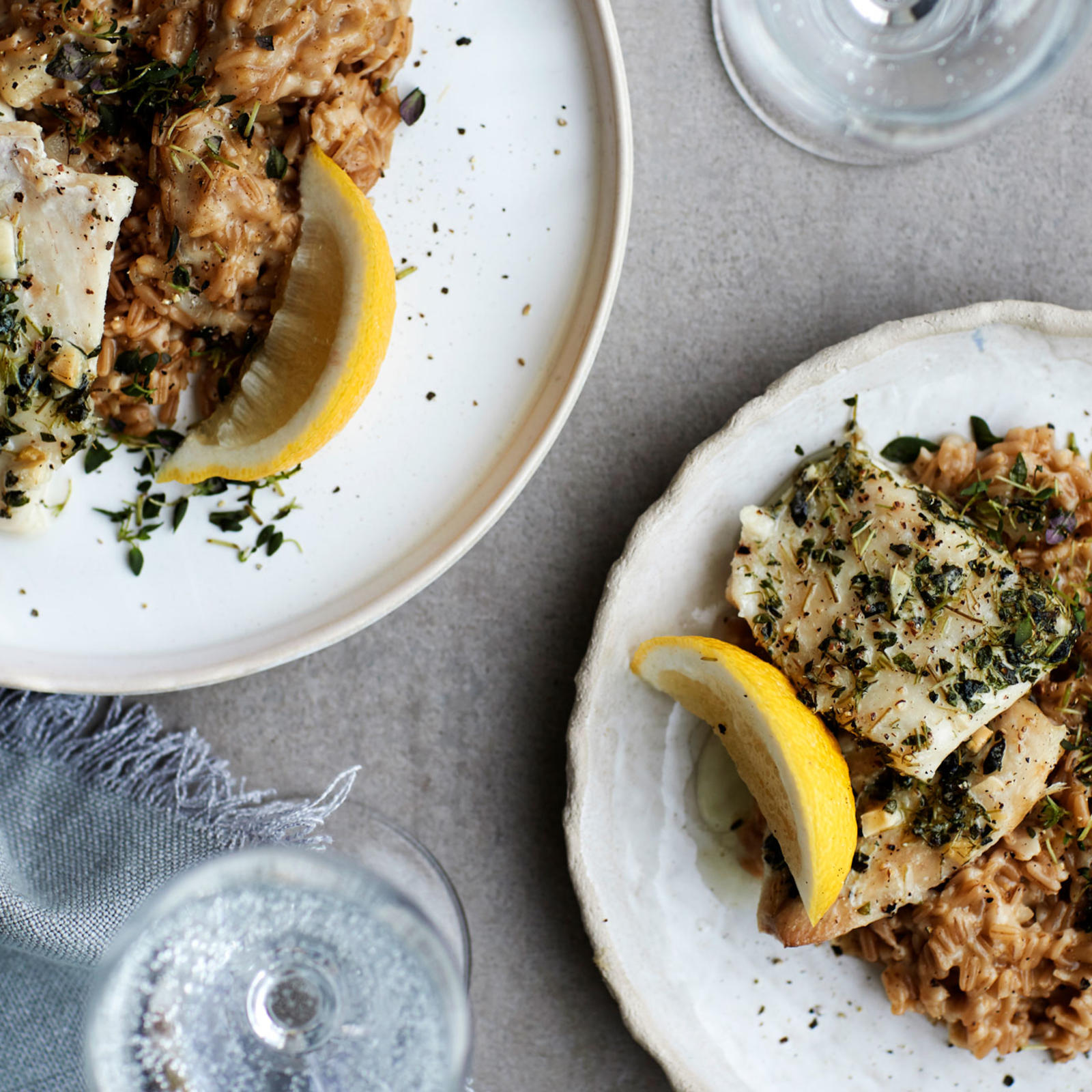 Yrttinen uunihauki ja kauratto