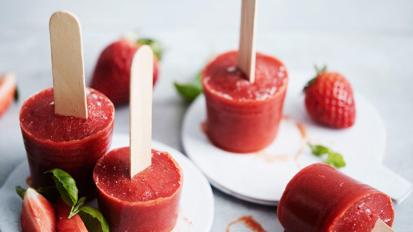 Mansikka-mangosmoothiejäätelöt